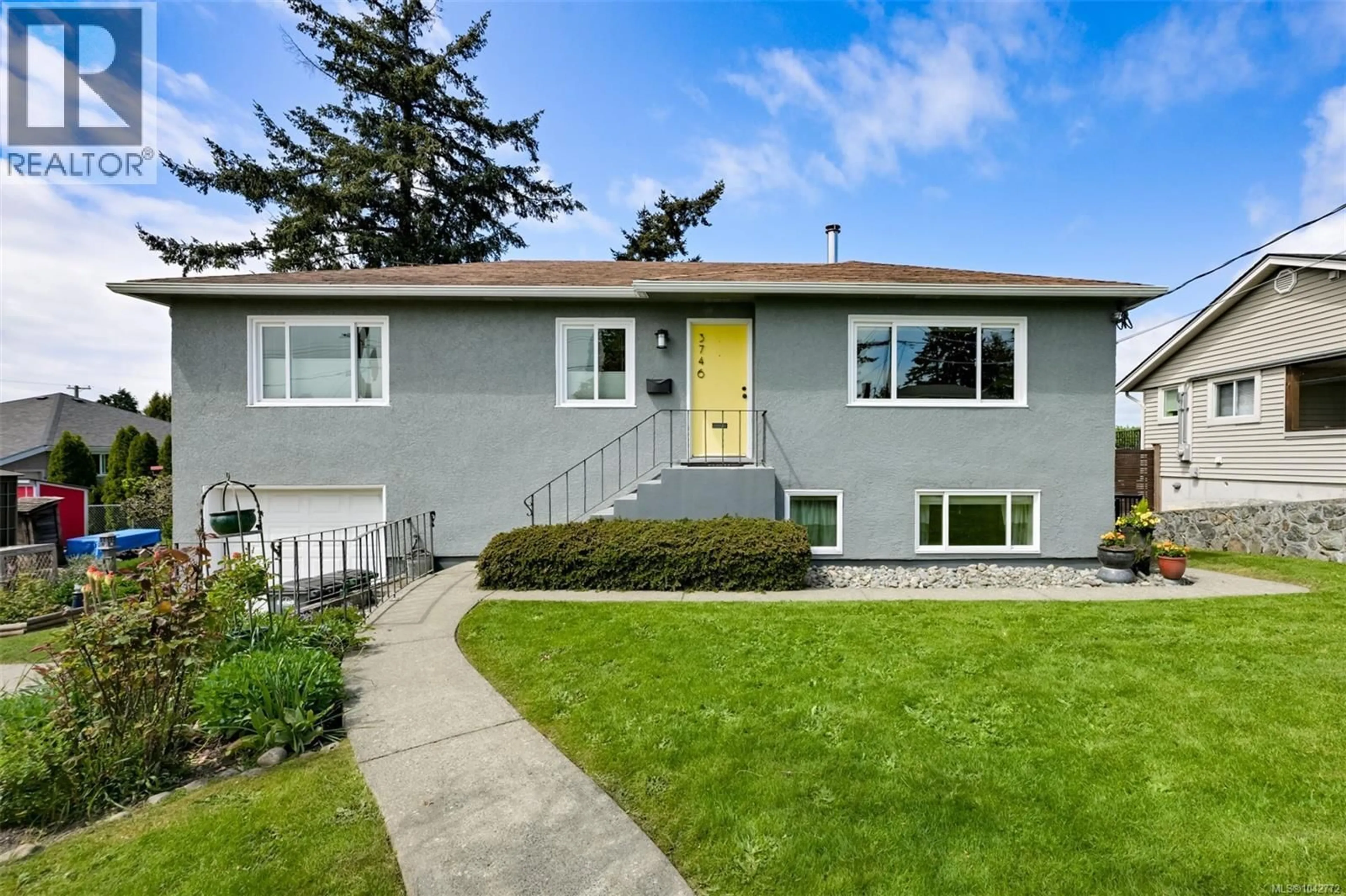 Home with vinyl exterior material, street for 3746 SEATON STREET, Saanich British Columbia V8X3W4