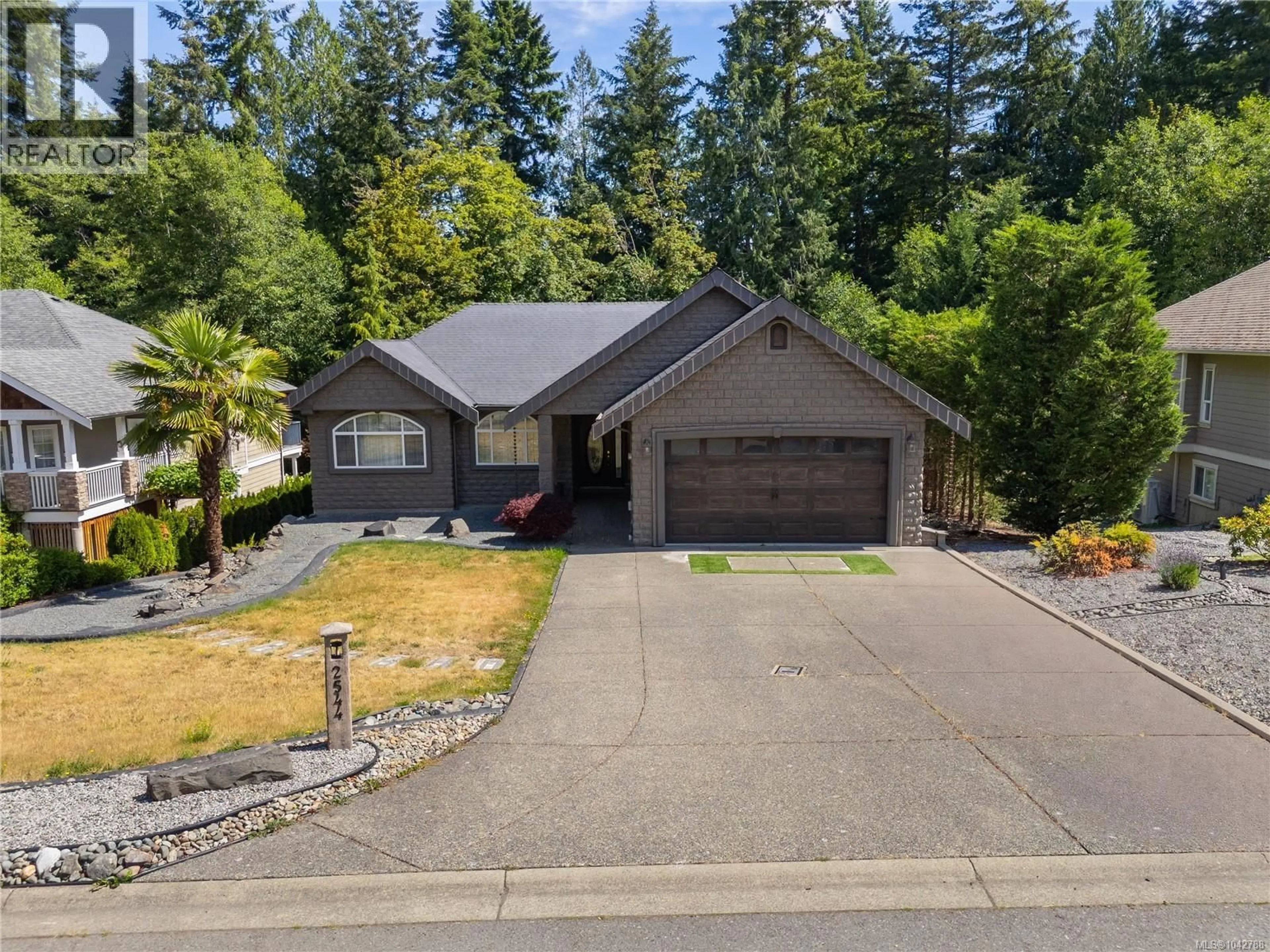 A pic from outside/outdoor area/front of a property/back of a property/a pic from drone, street for 2544 KINNOULL CRESCENT, Mill Bay British Columbia V8H1H3