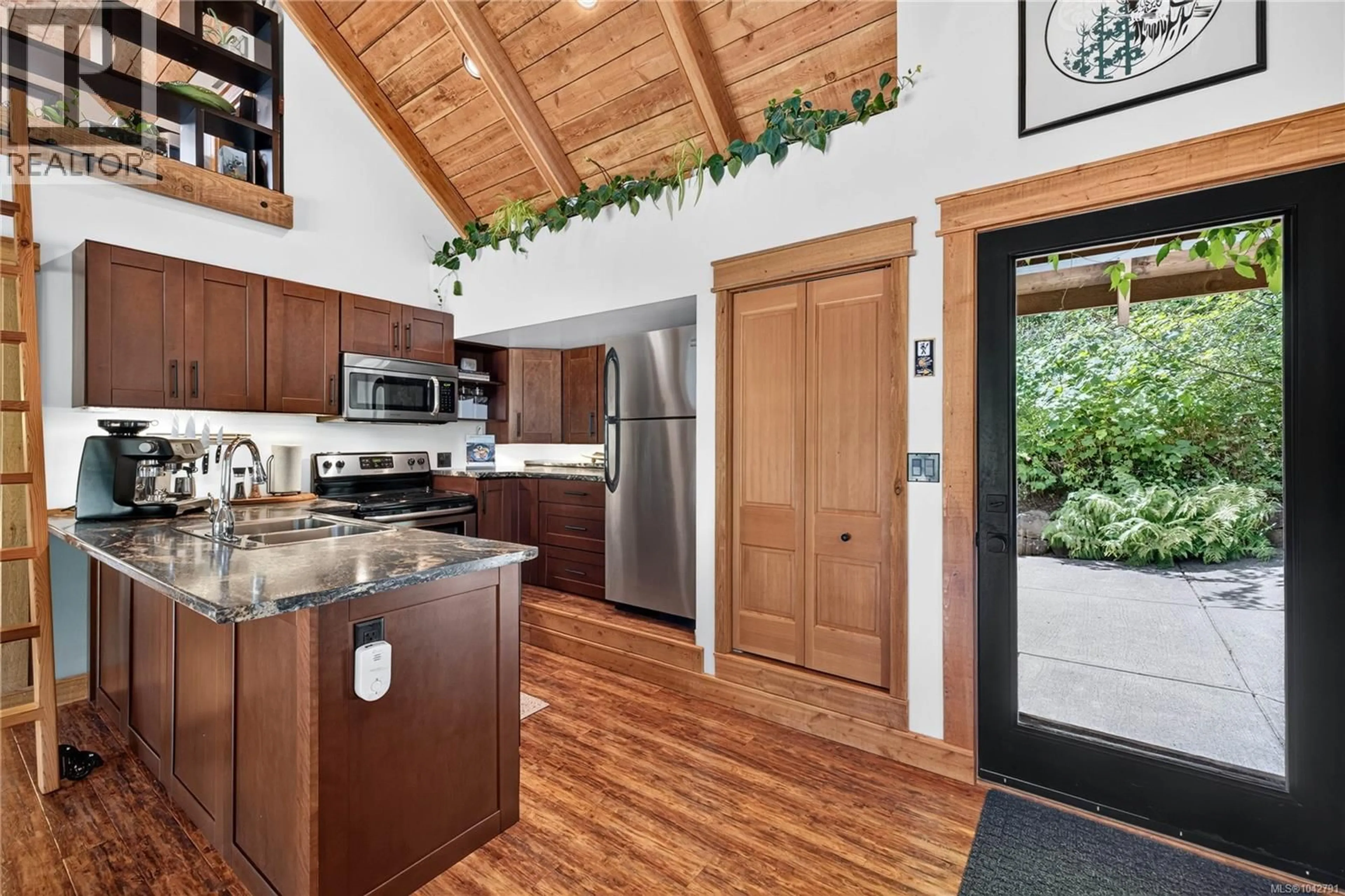 Open concept kitchen, unknown for 137 ASHYA ROAD, Salt Spring British Columbia V8K1E1