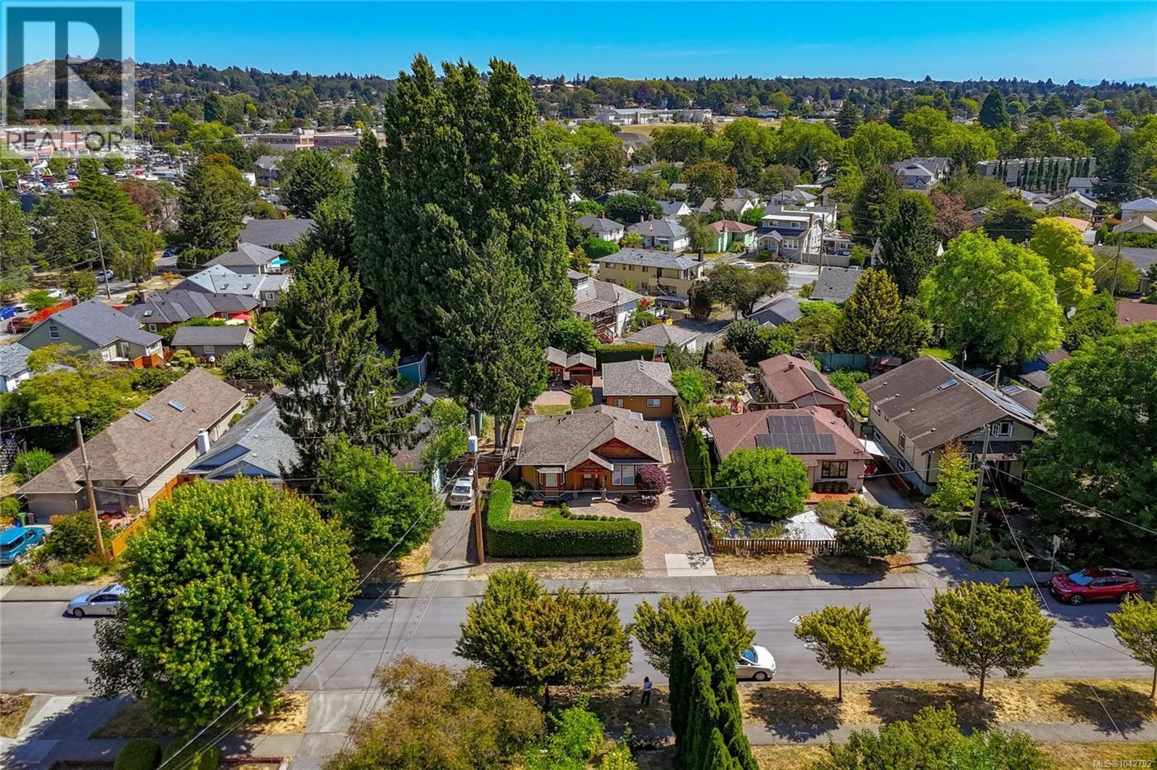 A pic from outside/outdoor area/front of a property/back of a property/a pic from drone, street for 2617 DONCASTER DRIVE, Victoria British Columbia V8R2W5