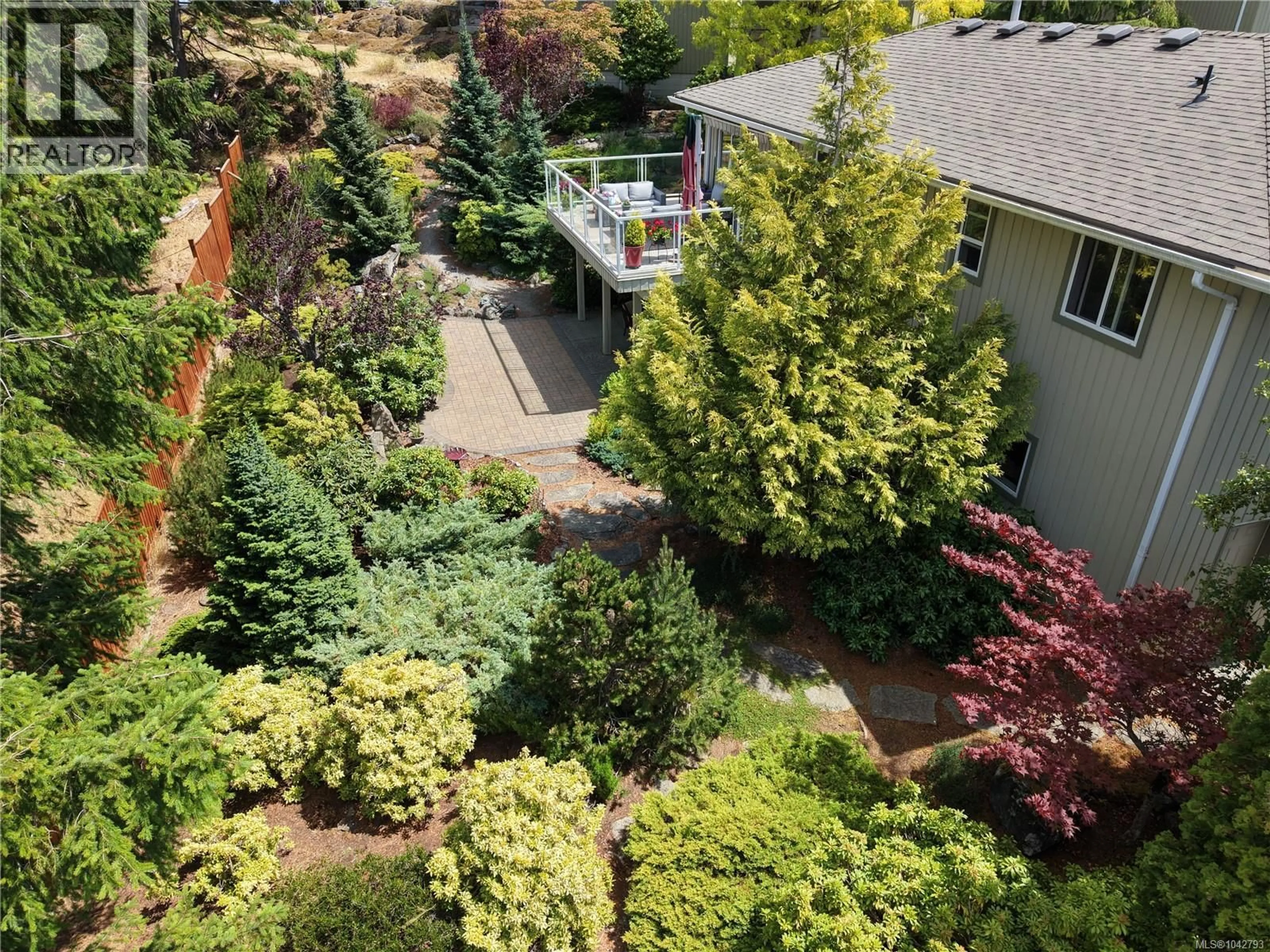 A pic from outside/outdoor area/front of a property/back of a property/a pic from drone, unknown for 3255 FOLKESTONE DRIVE, Nanaimo British Columbia V9T5V2