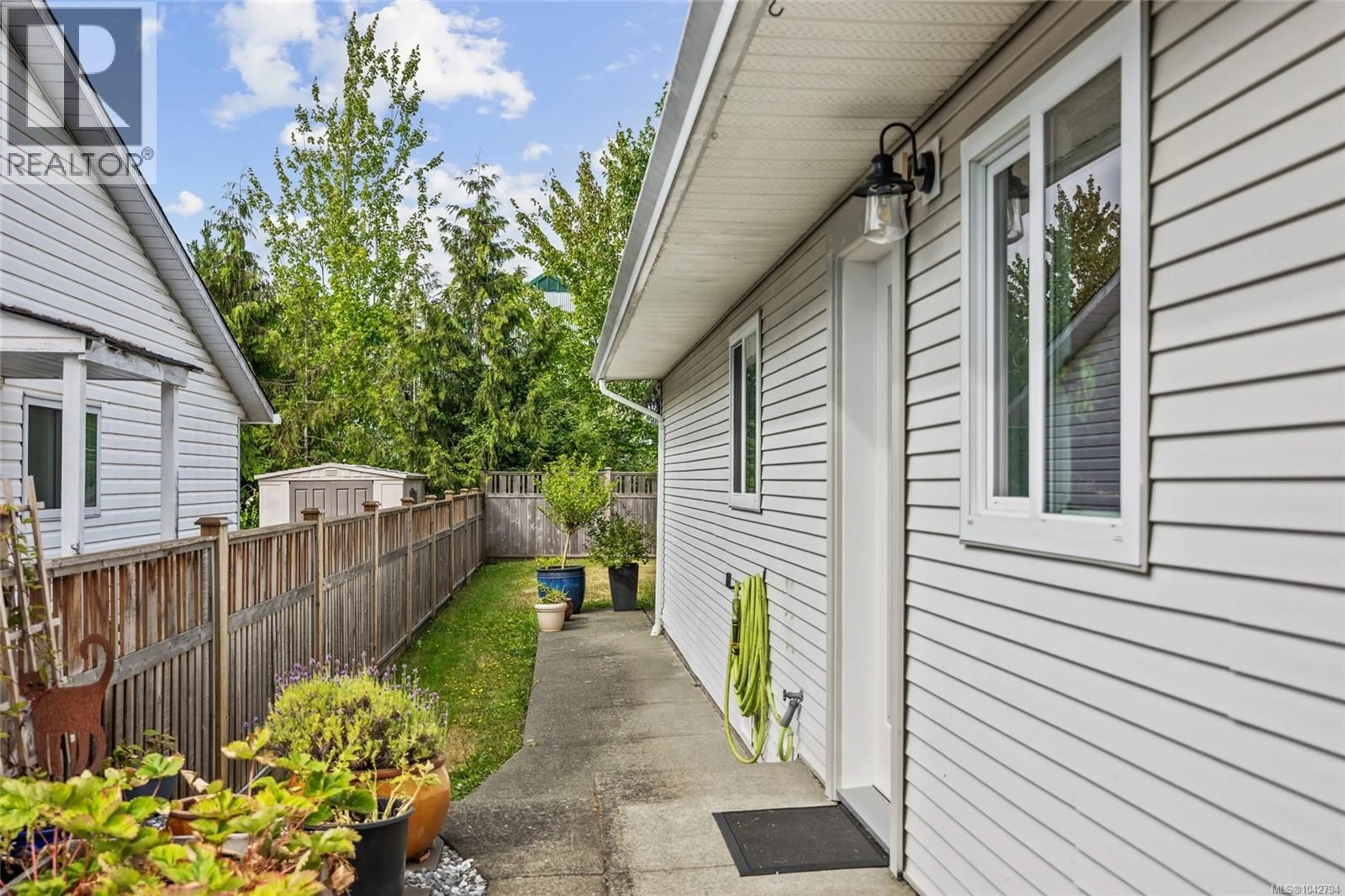 Unknown for B - 2407 WILLEMAR AVENUE, Courtenay British Columbia V9N3M8
