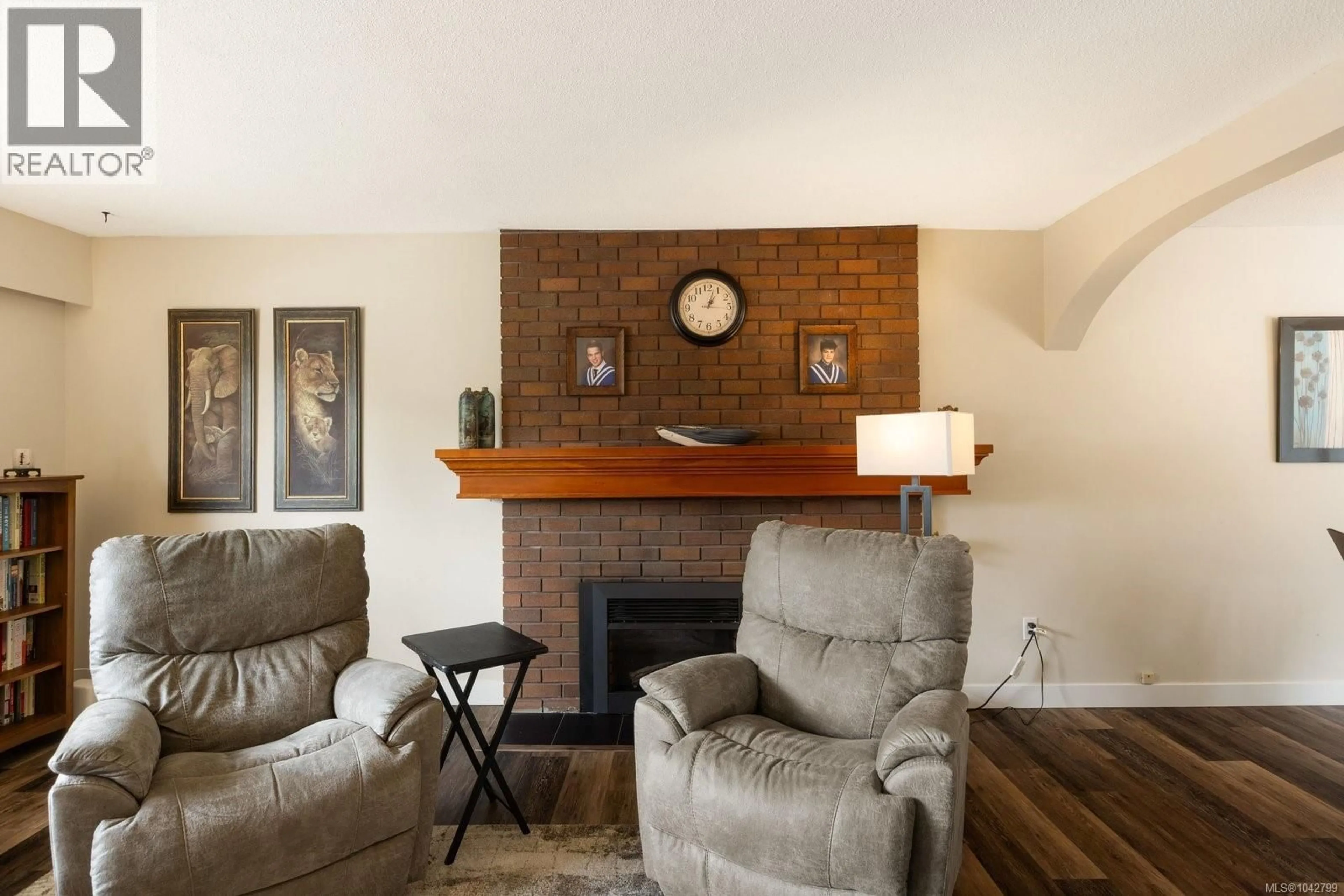 Living room with furniture, unknown for 10019 SIDDALL ROAD, Sidney British Columbia V8L3M1