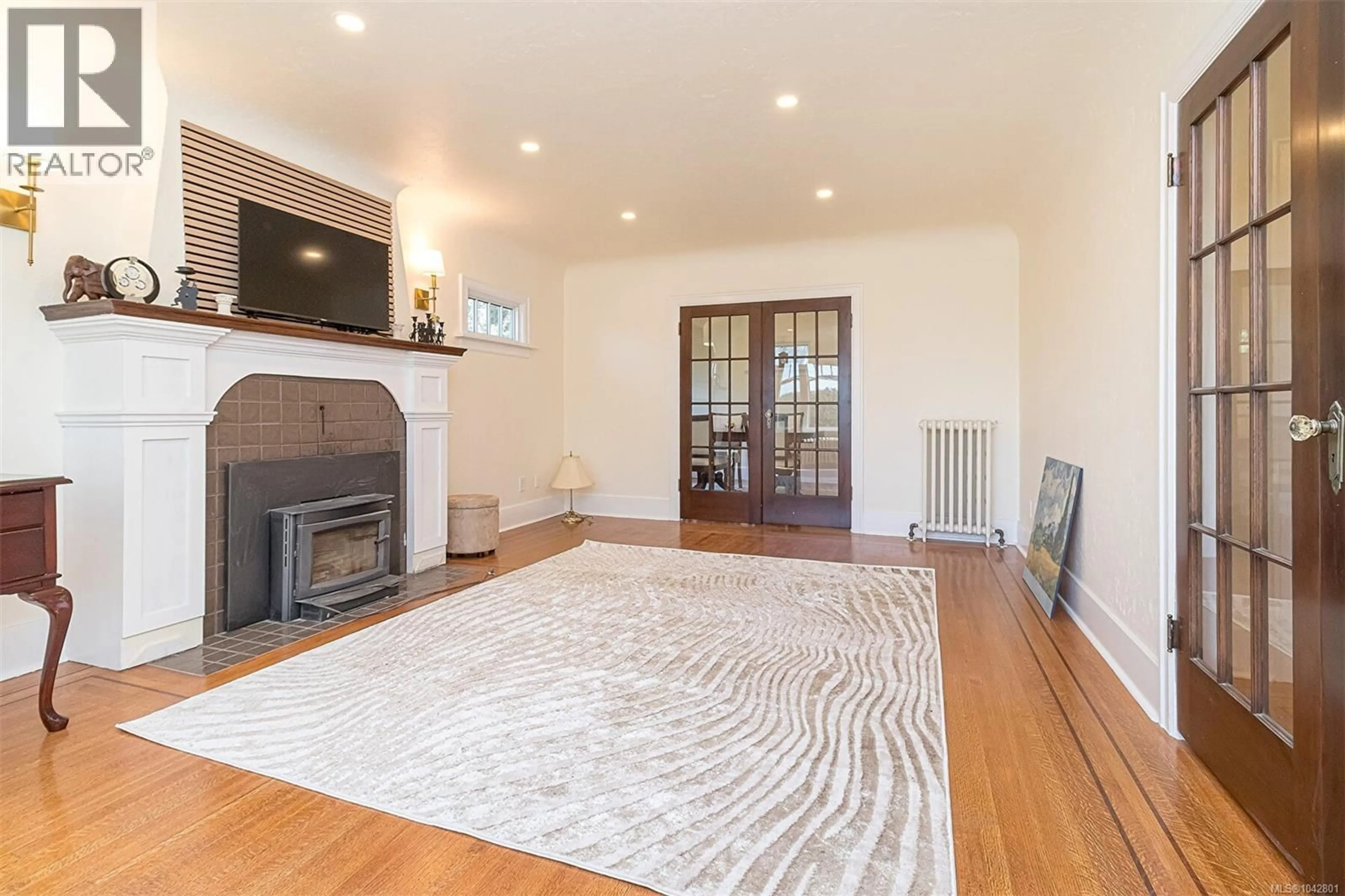 Living room with furniture, unknown for 1276 VISTA HEIGHTS, Victoria British Columbia V8T2J1