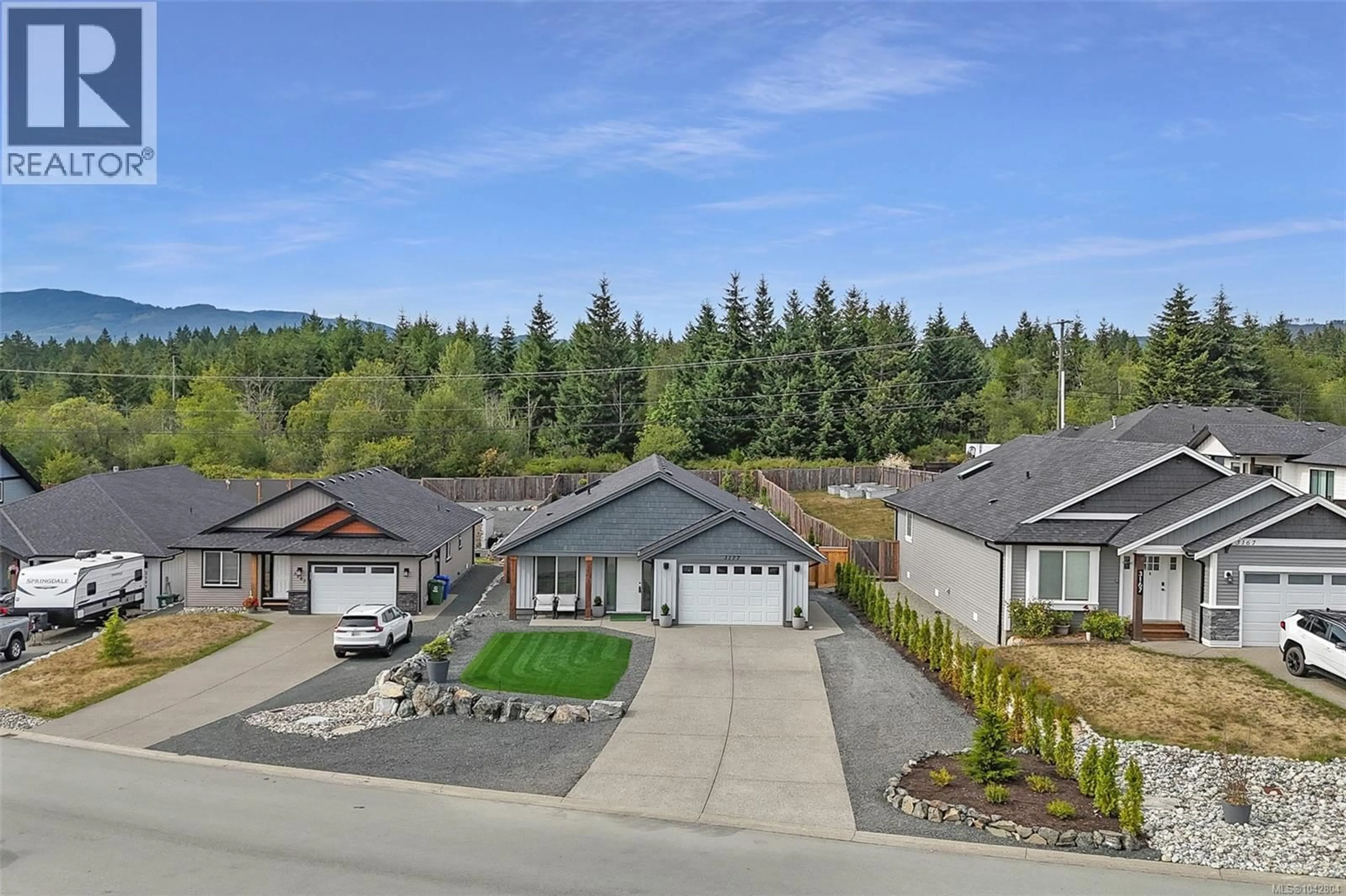 A pic from outside/outdoor area/front of a property/back of a property/a pic from drone, street for 3177 FERNWOOD LANE, Port Alberni British Columbia V9Y0C4