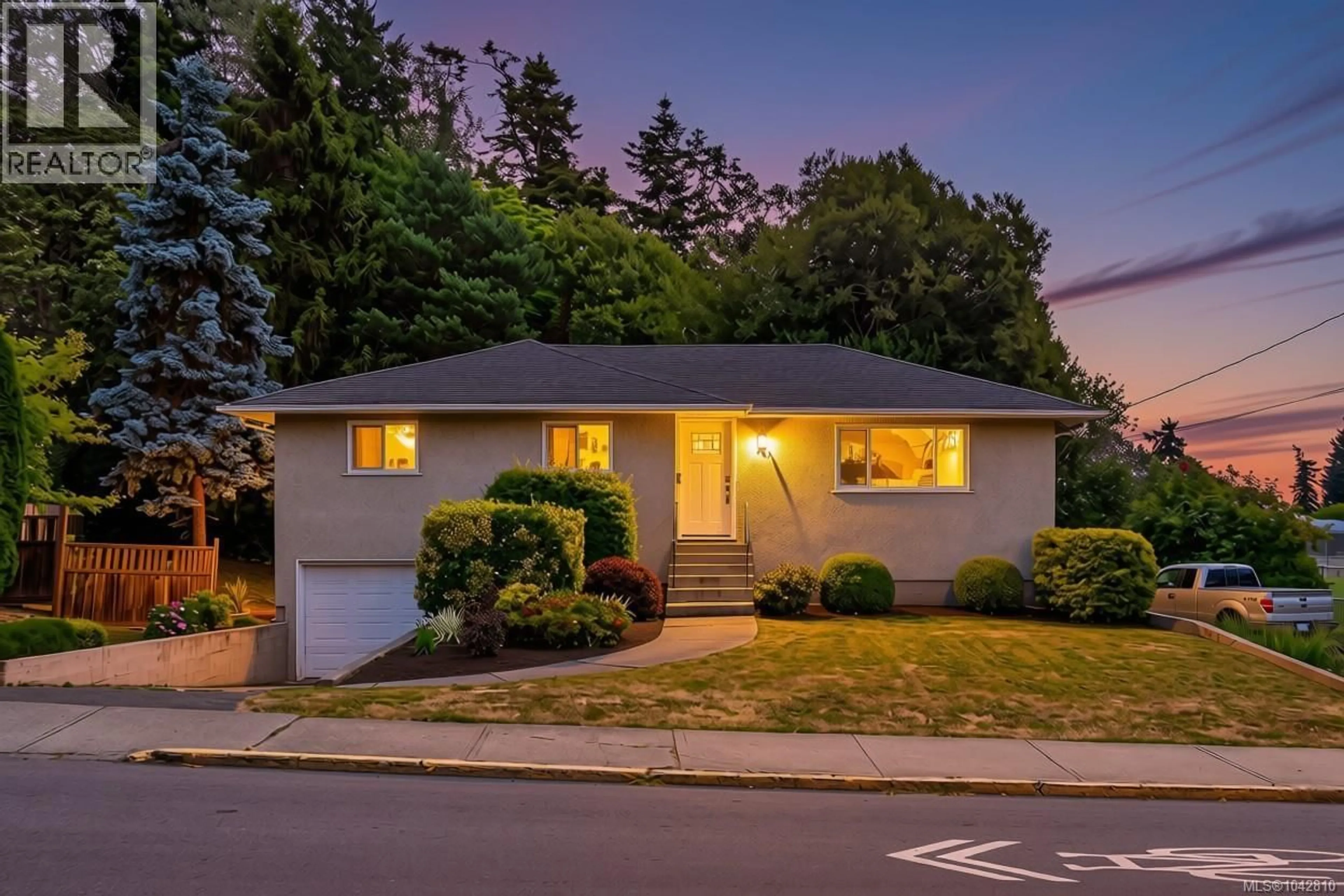 Home with vinyl exterior material, street for 883 LAMPSON STREET, Esquimalt British Columbia V9A6B6