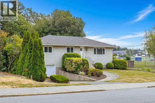 883 LAMPSON STREET, Esquimalt 4
