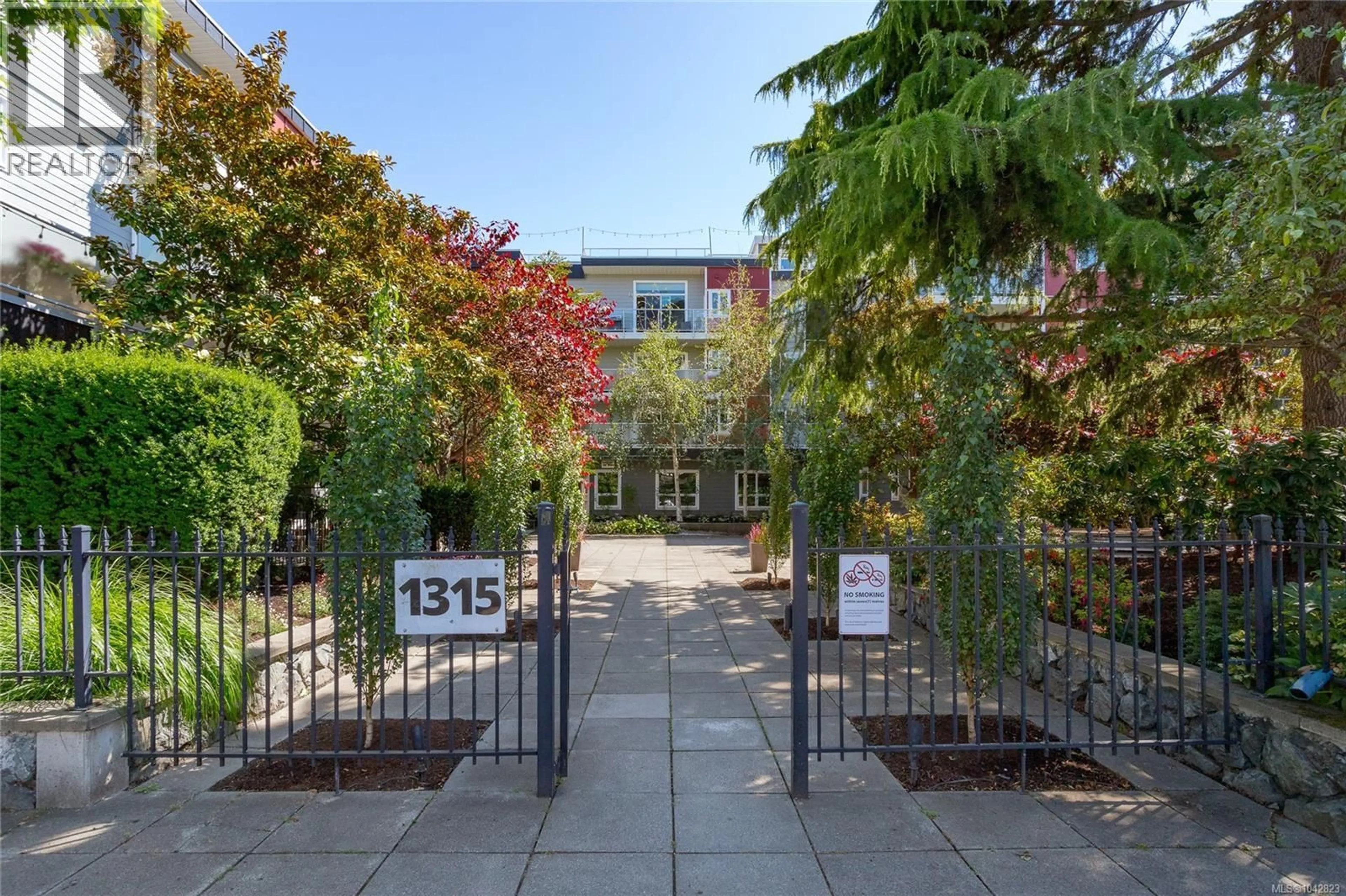 Unknown for 320 - 1315 ESQUIMALT ROAD, Esquimalt British Columbia V9A3P5