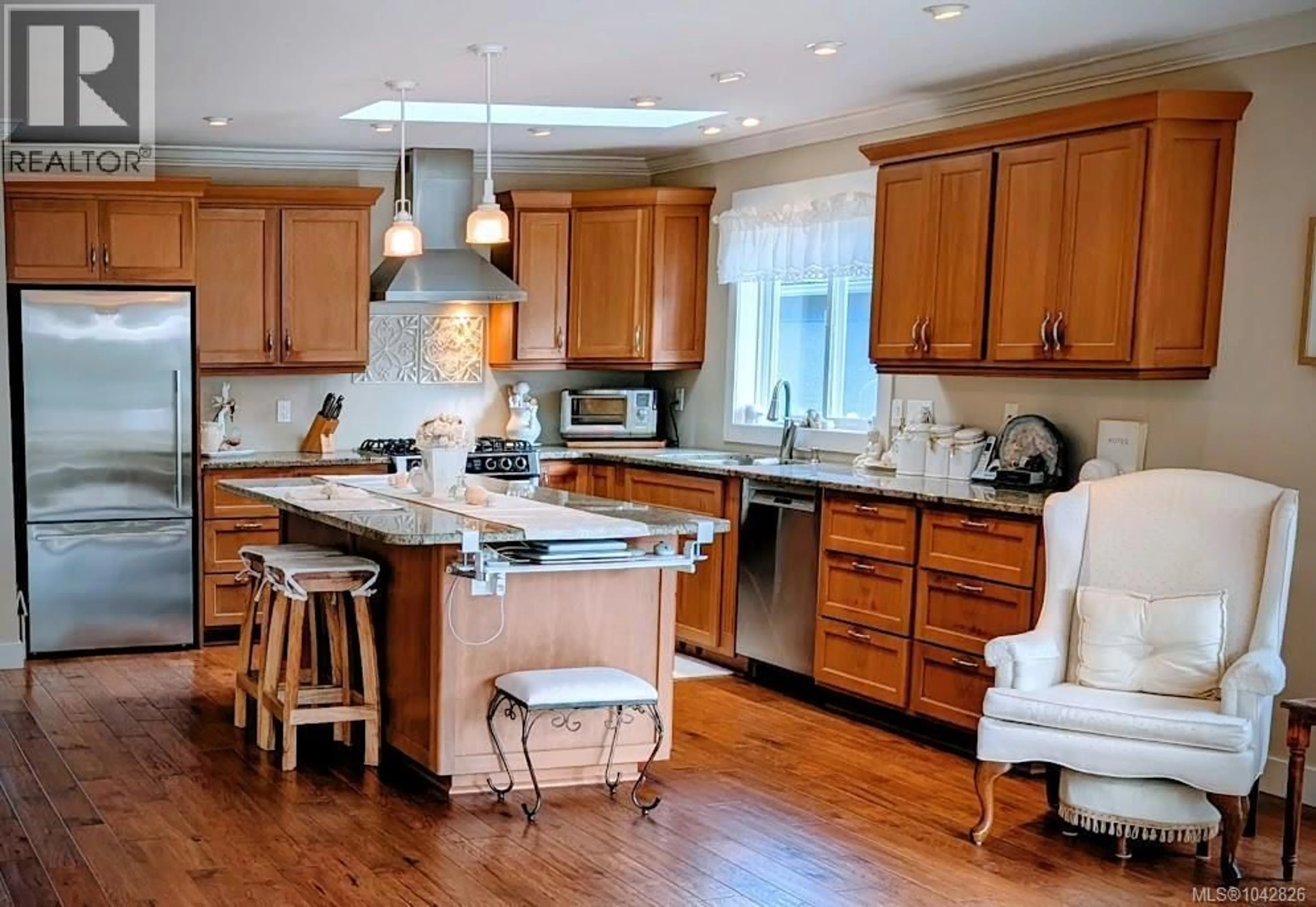Open concept kitchen, unknown for 1307 OCEANSIDE DRIVE, Qualicum Beach British Columbia V9K2K4