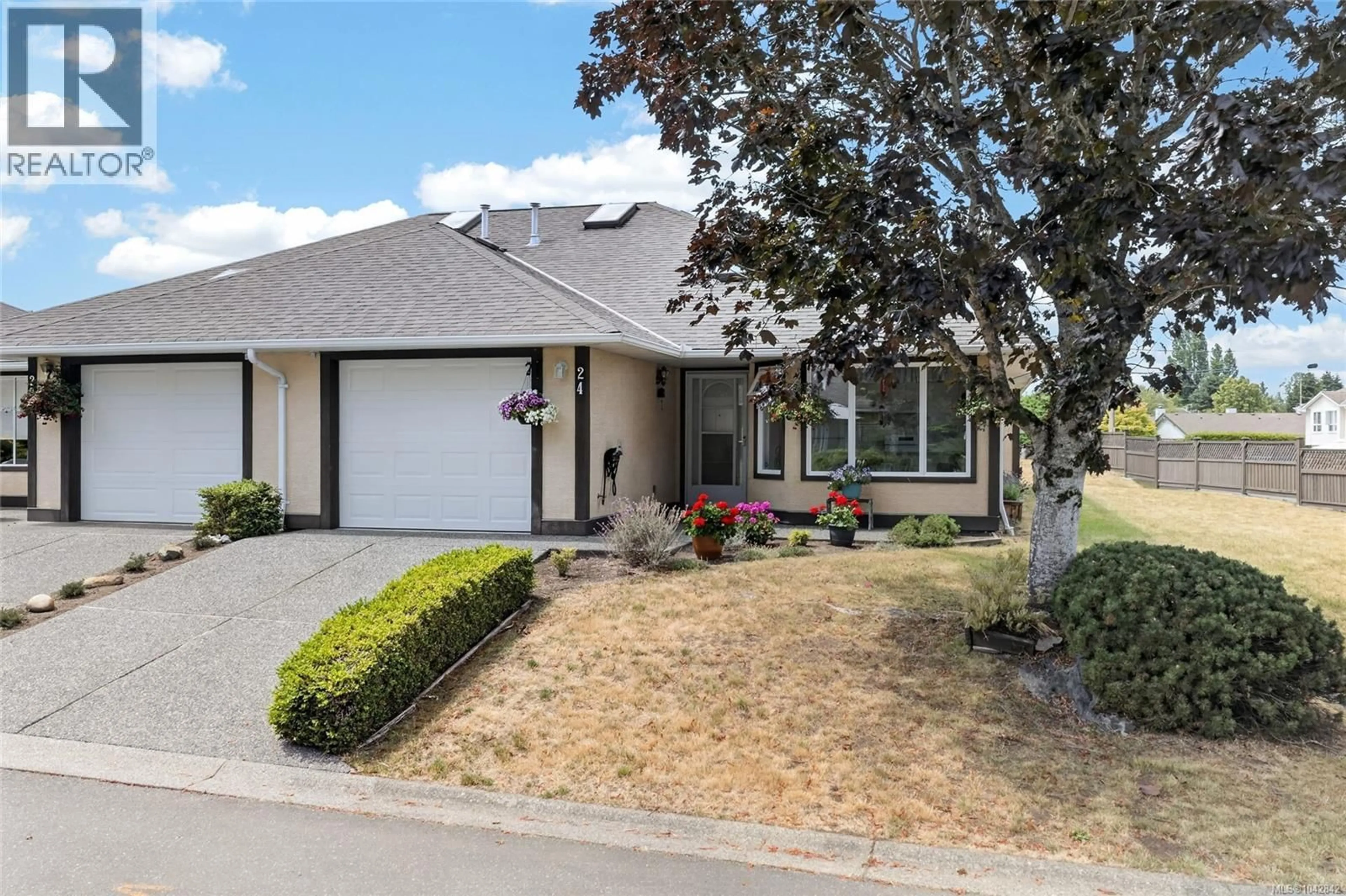 Home with vinyl exterior material, street for 24 - 454 MORISON AVENUE, Parksville British Columbia V9P2M6