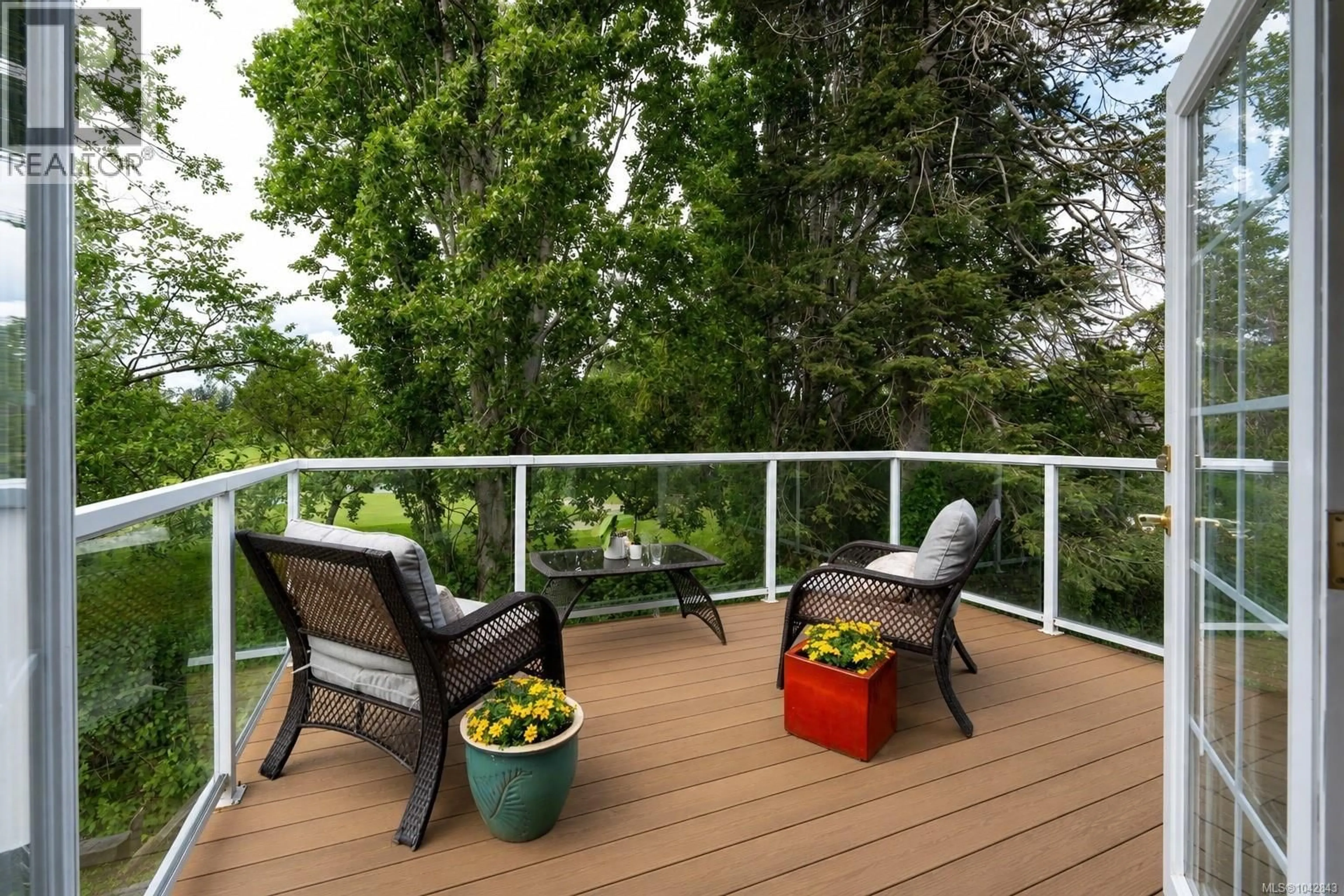 Patio, forest/trees view for 840 TILLICUM ROAD, Esquimalt British Columbia V9A1Z7