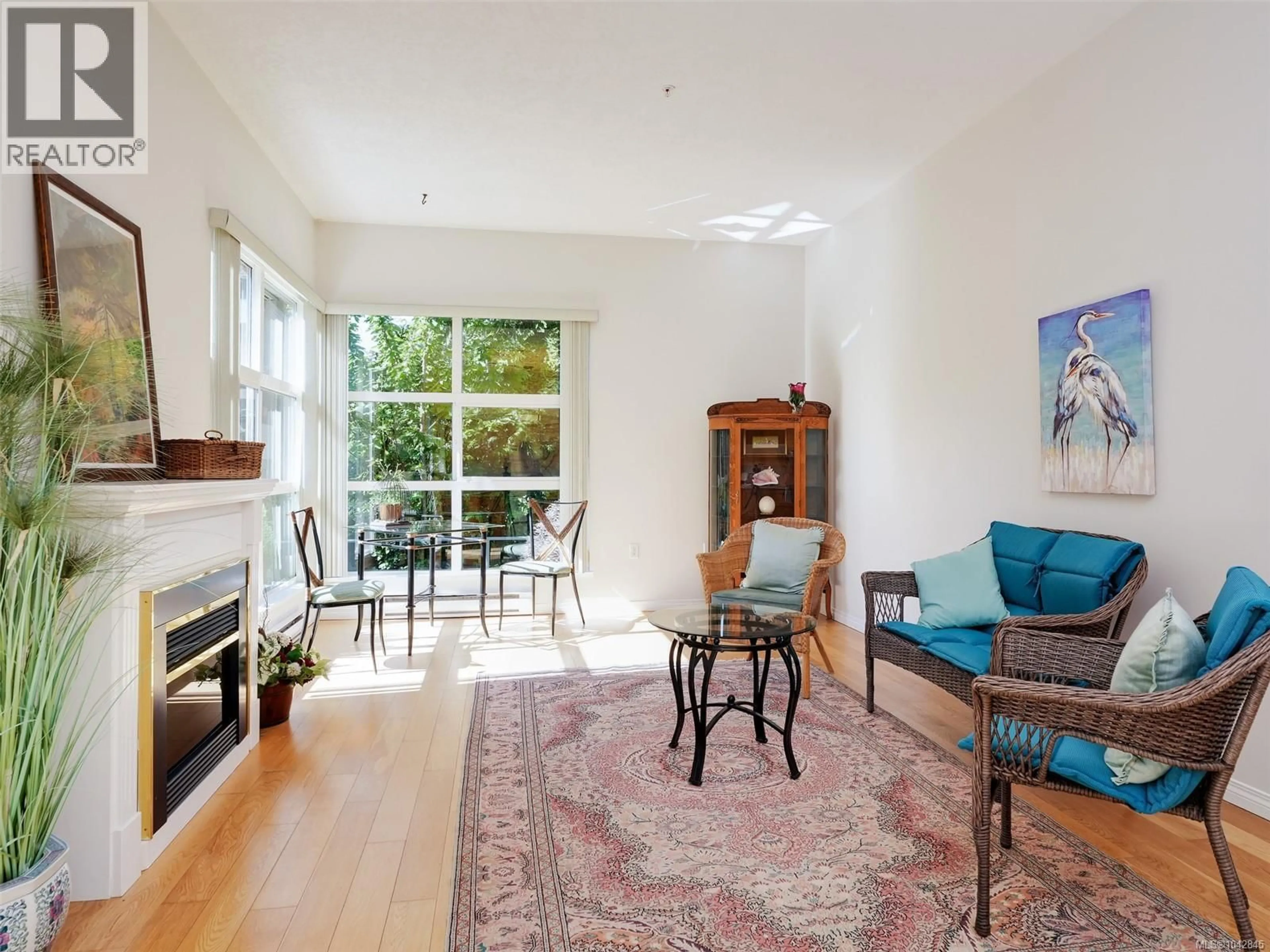Living room with furniture, unknown for 106 - 455 KINGSTON STREET, Victoria British Columbia V8V1V8