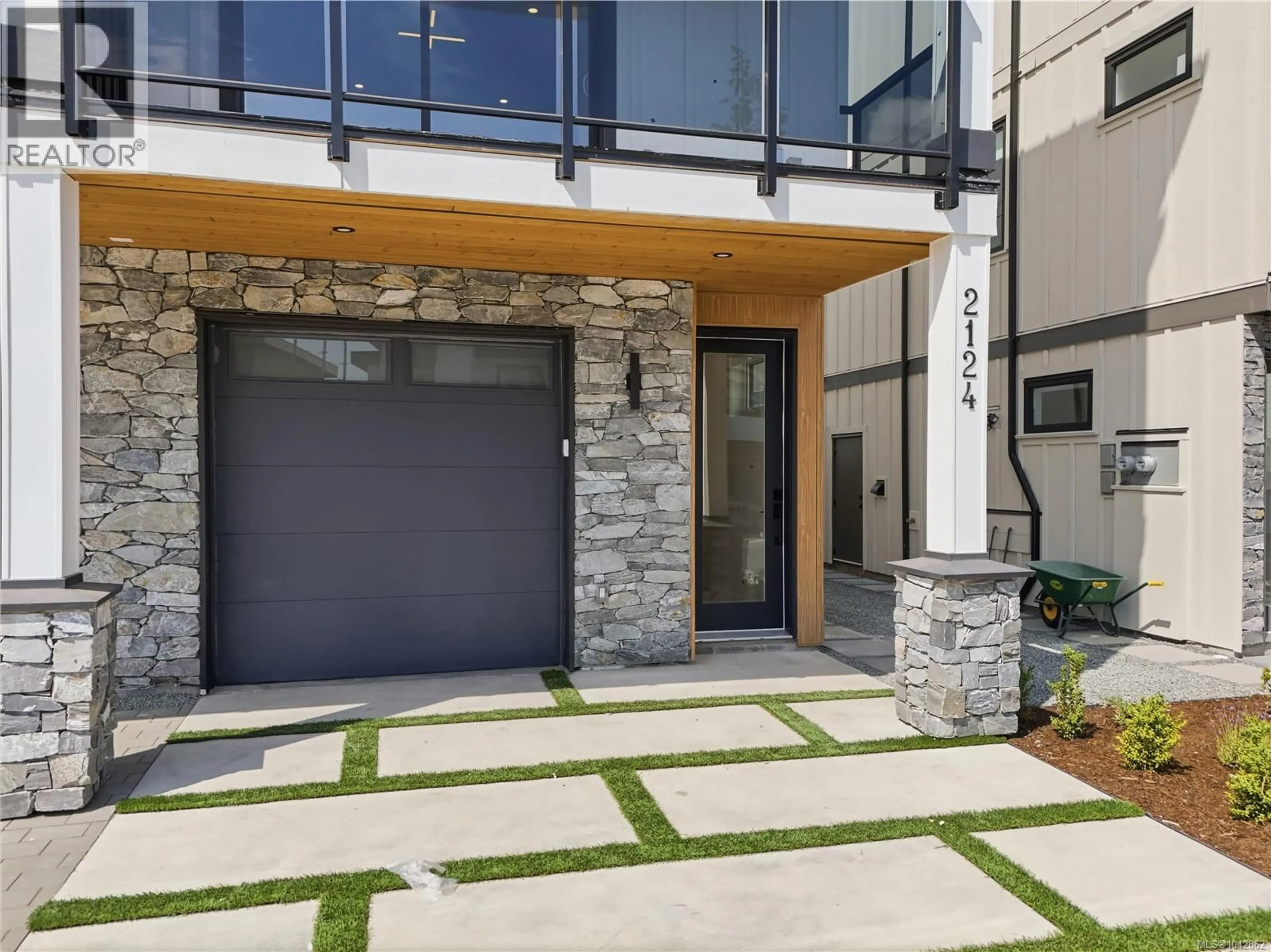 Indoor entryway for 2124 KINGBIRD DRIVE, Langford British Columbia V9B0E7