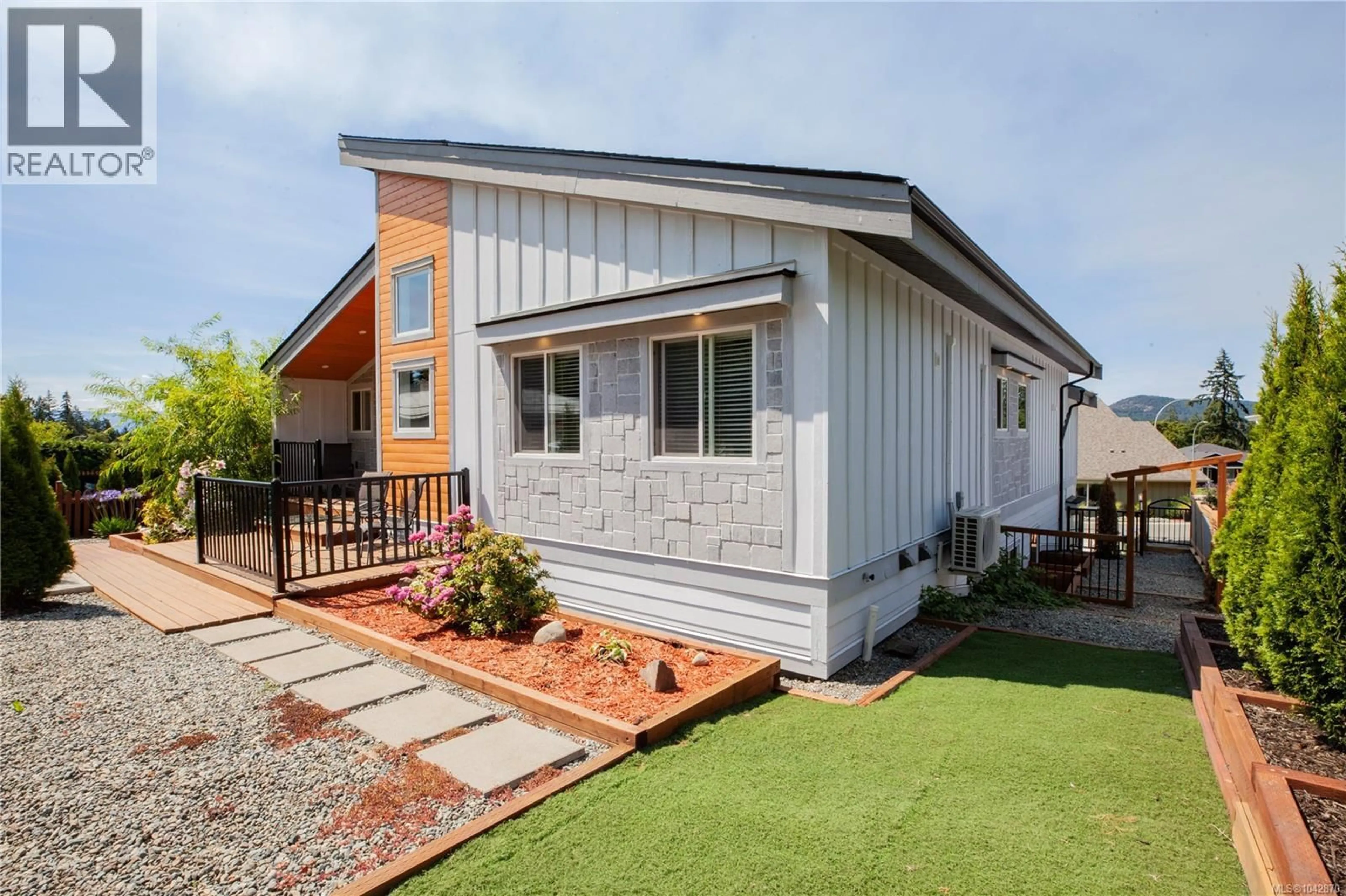 Home with vinyl exterior material, unknown for 2020 ERNEST LANE, Duncan British Columbia V9L0H1