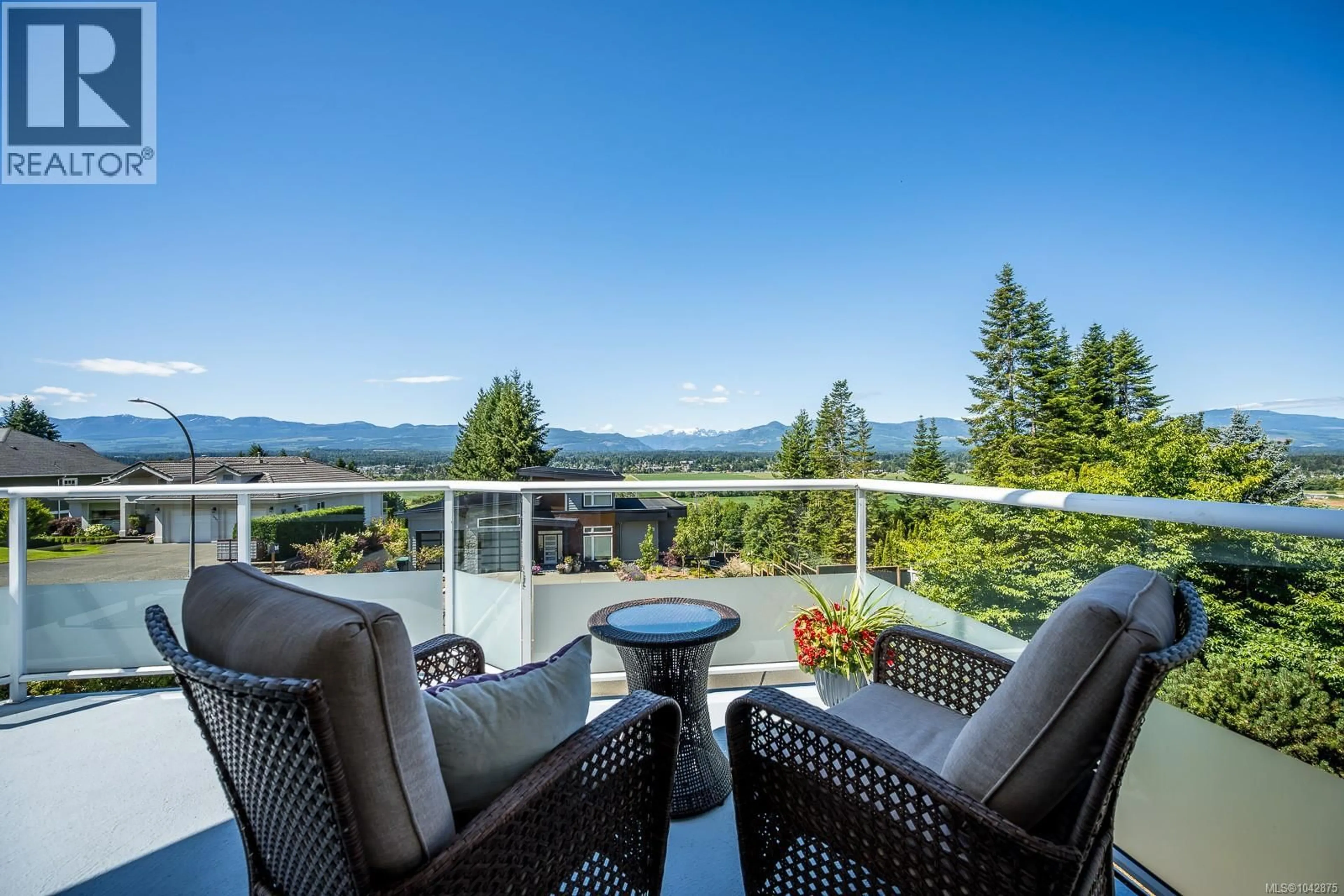 Patio, water/lake/river/ocean view for 1418 VALLEY VIEW DRIVE, Courtenay British Columbia V9N8T3