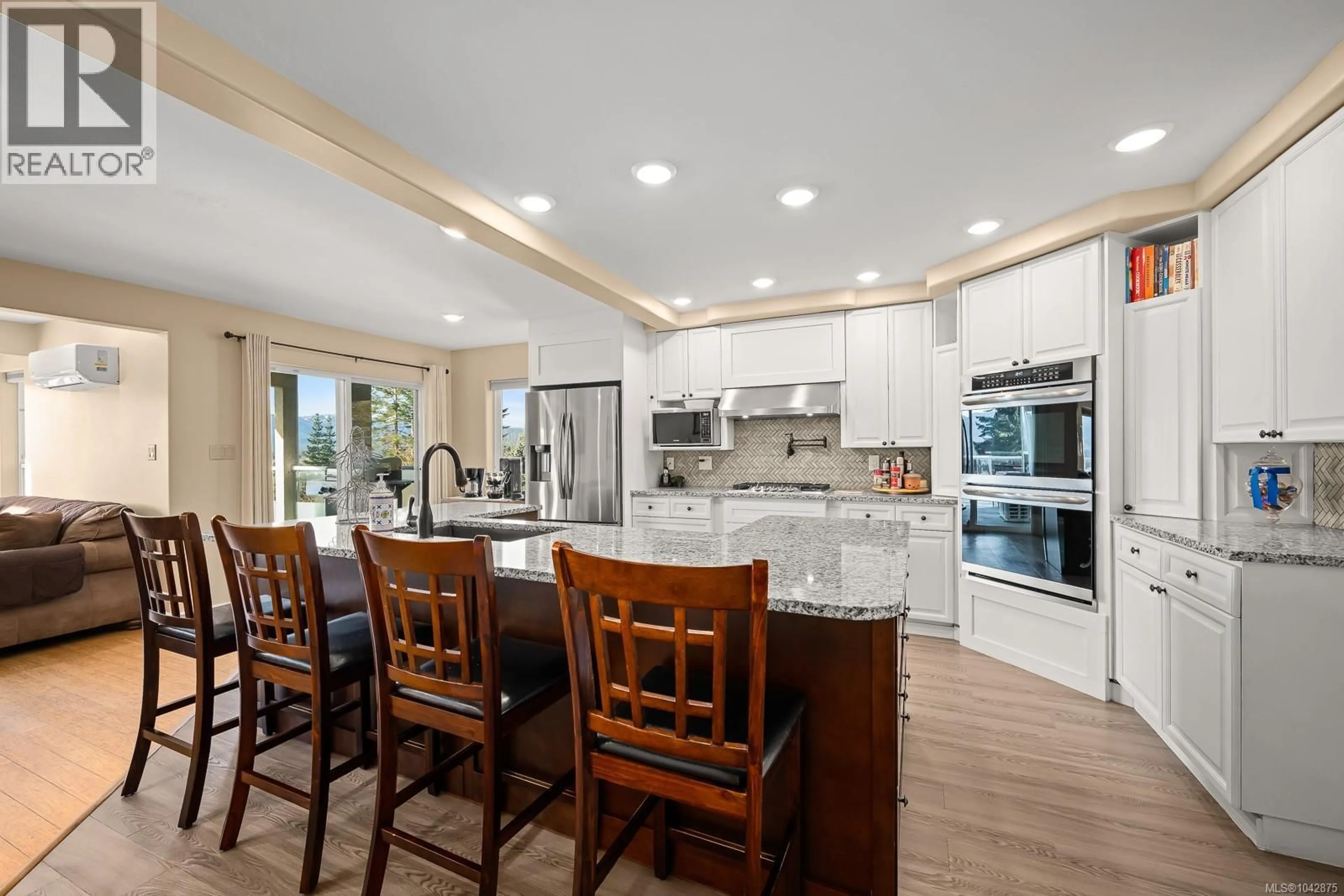 Open concept kitchen, unknown for 1418 VALLEY VIEW DRIVE, Courtenay British Columbia V9N8T3