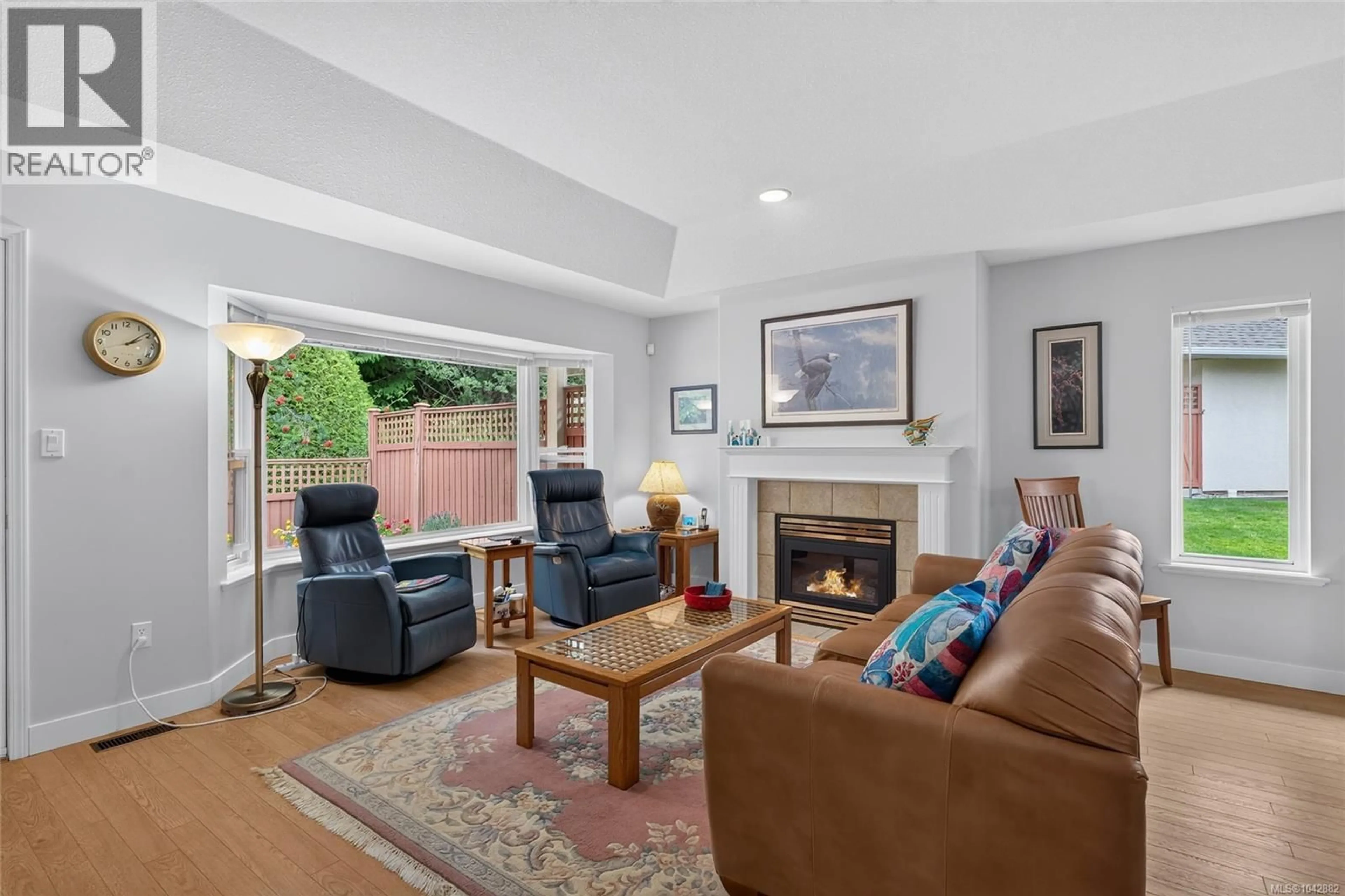 Living room with furniture, unknown for 6 - 850 ARBUTUS STREET, Qualicum Beach British Columbia V9K2M7