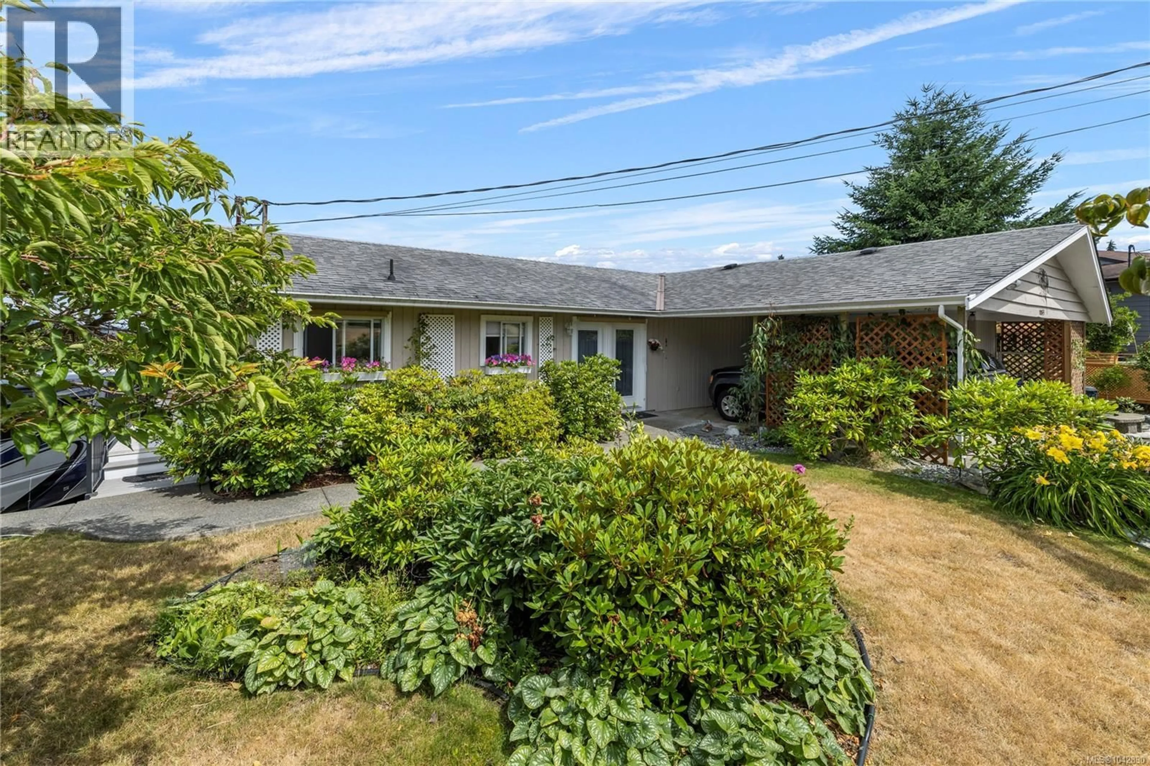 A pic from outside/outdoor area/front of a property/back of a property/a pic from drone, street for 10843 GRANDVIEW ROAD, Saltair British Columbia V9G1Z7