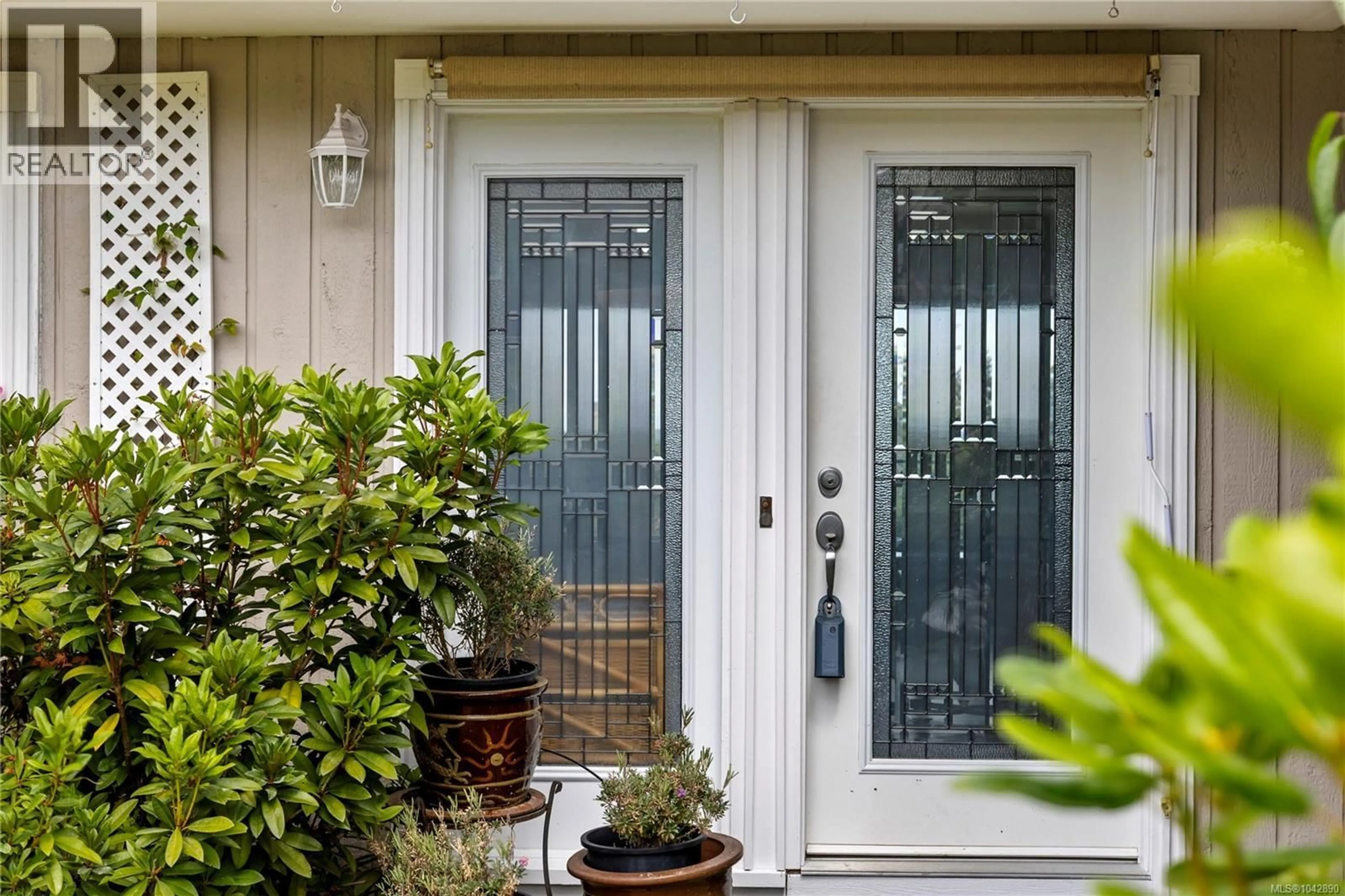 Home with vinyl exterior material, street for 10843 GRANDVIEW ROAD, Saltair British Columbia V9G1Z7
