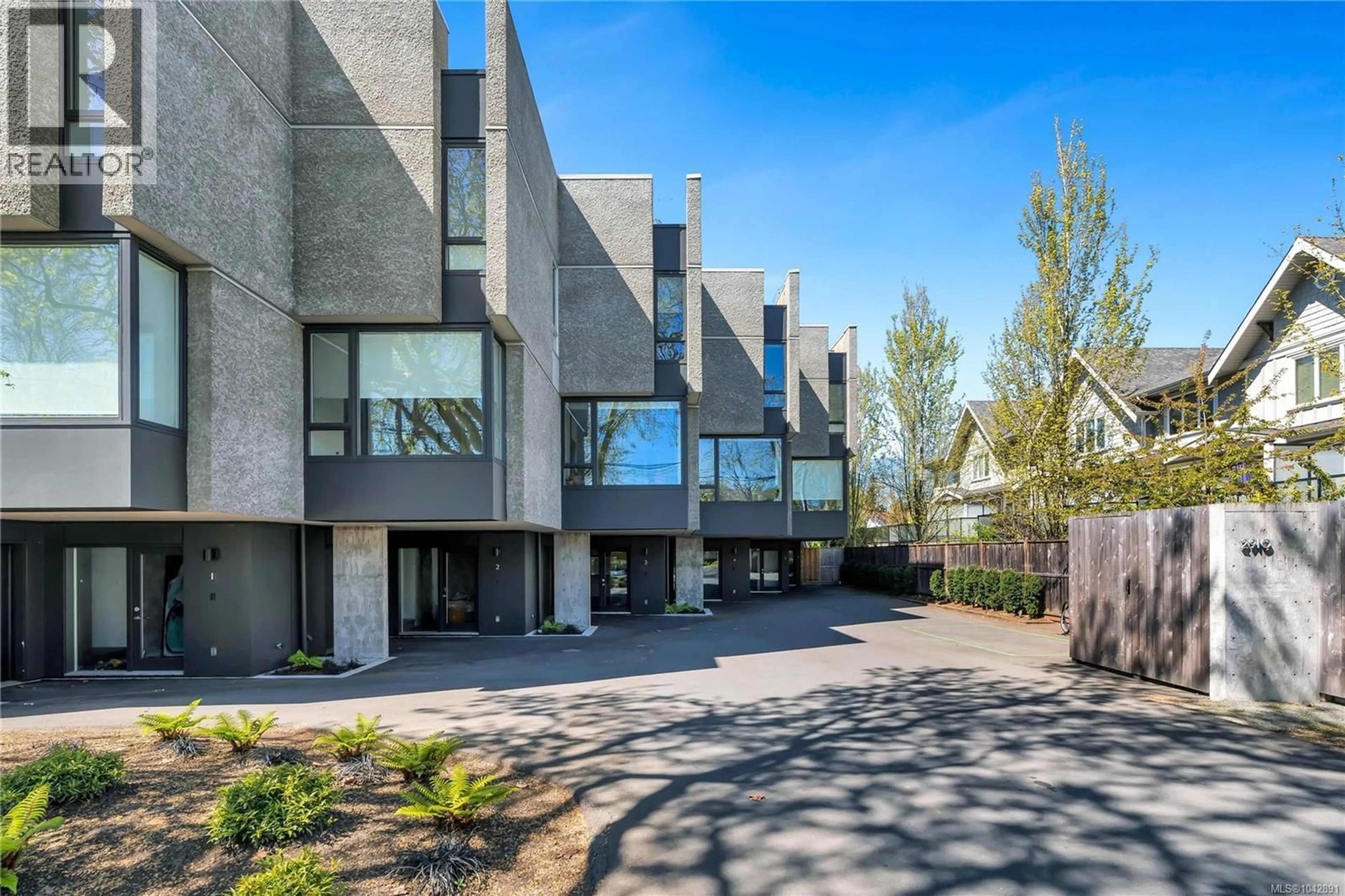 Patio, street for 2 - 2910 SHELBOURNE STREET, Victoria British Columbia V8R4M6