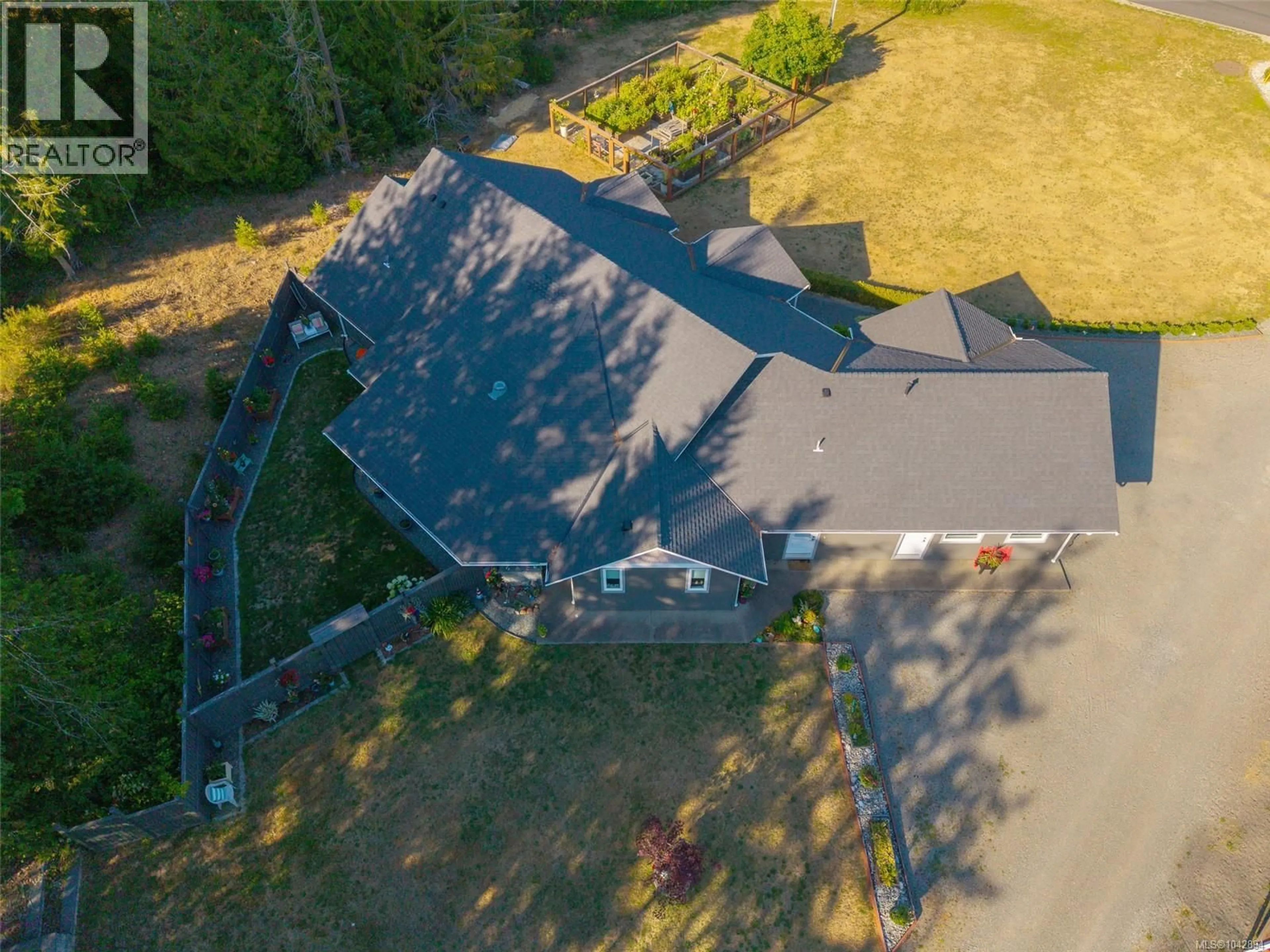 A pic from outside/outdoor area/front of a property/back of a property/a pic from drone, unknown for 6718 CYPRESS BOULEVARD, Port Alberni British Columbia V9Y8T7