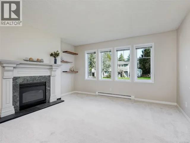 9524 GREENGLADE ROAD, Sidney 3