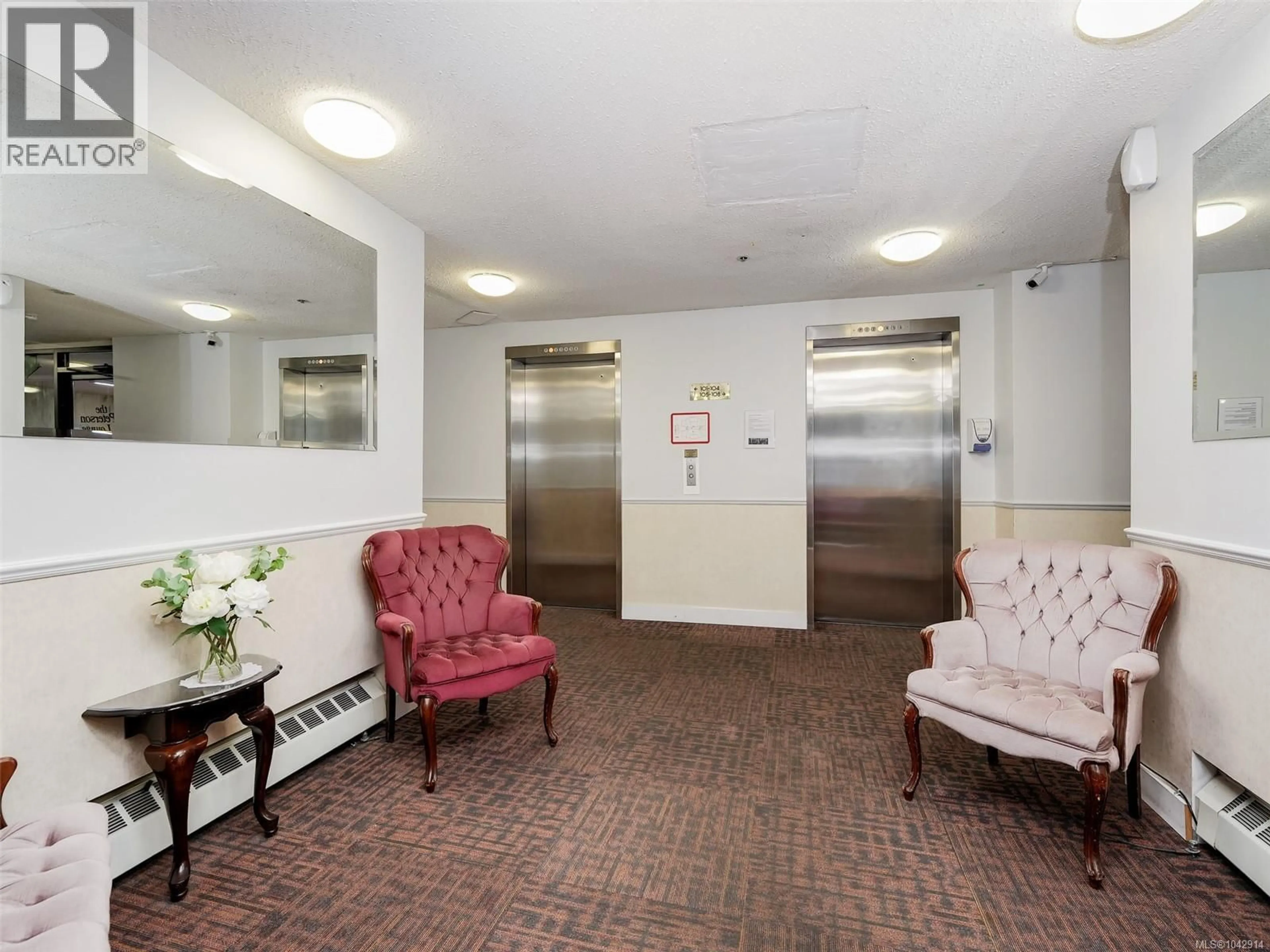 Indoor foyer for 213 - 1745 LEIGHTON ROAD, Victoria British Columbia V8R6R6