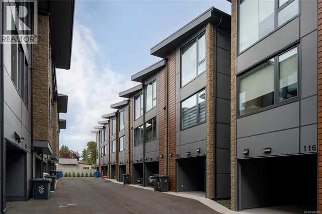 120 - 916 ORONO AVENUE, Langford 2