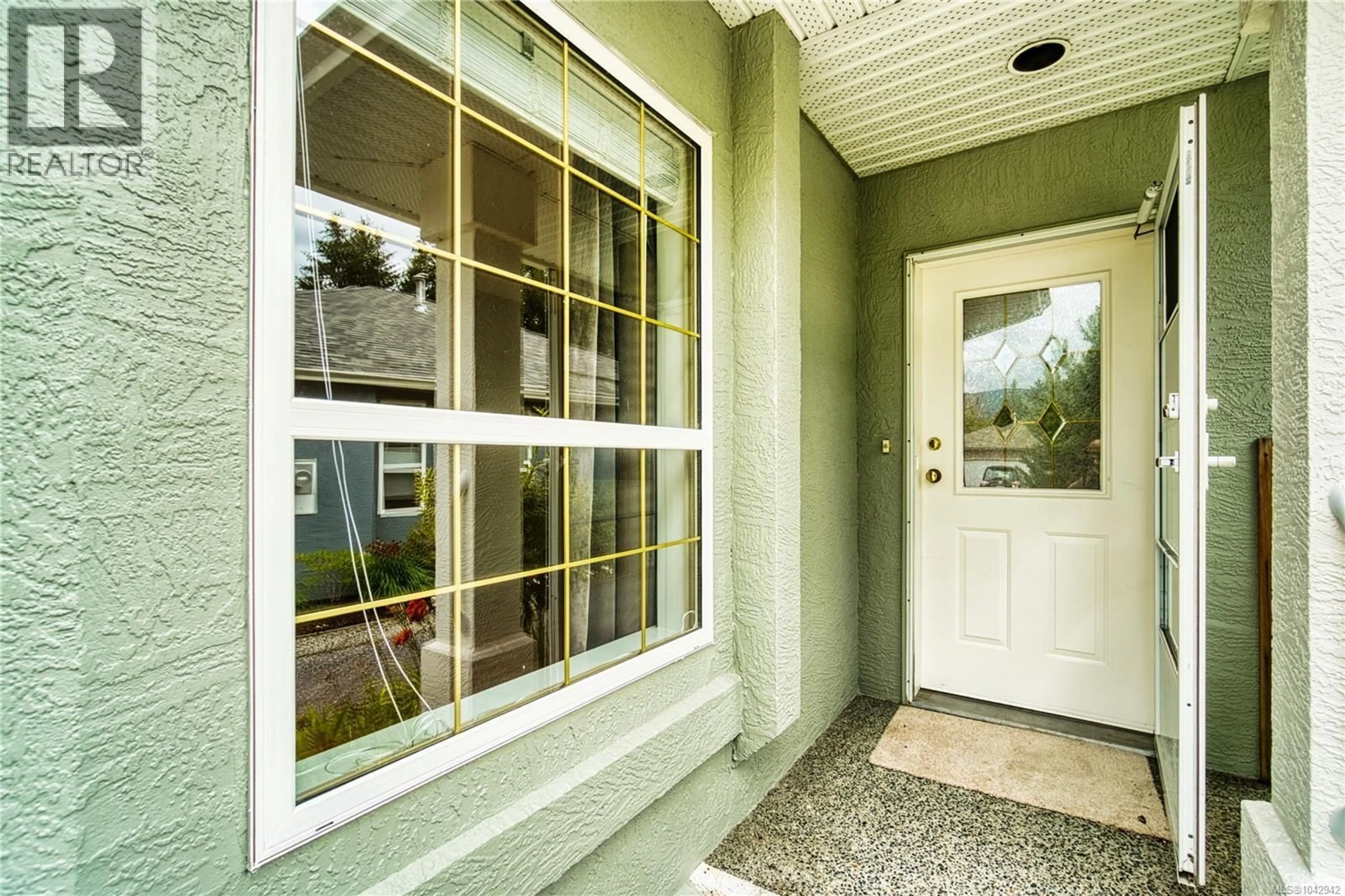Indoor entryway for 5712 QUARRY CRESCENT, Nanaimo British Columbia V9T6H9