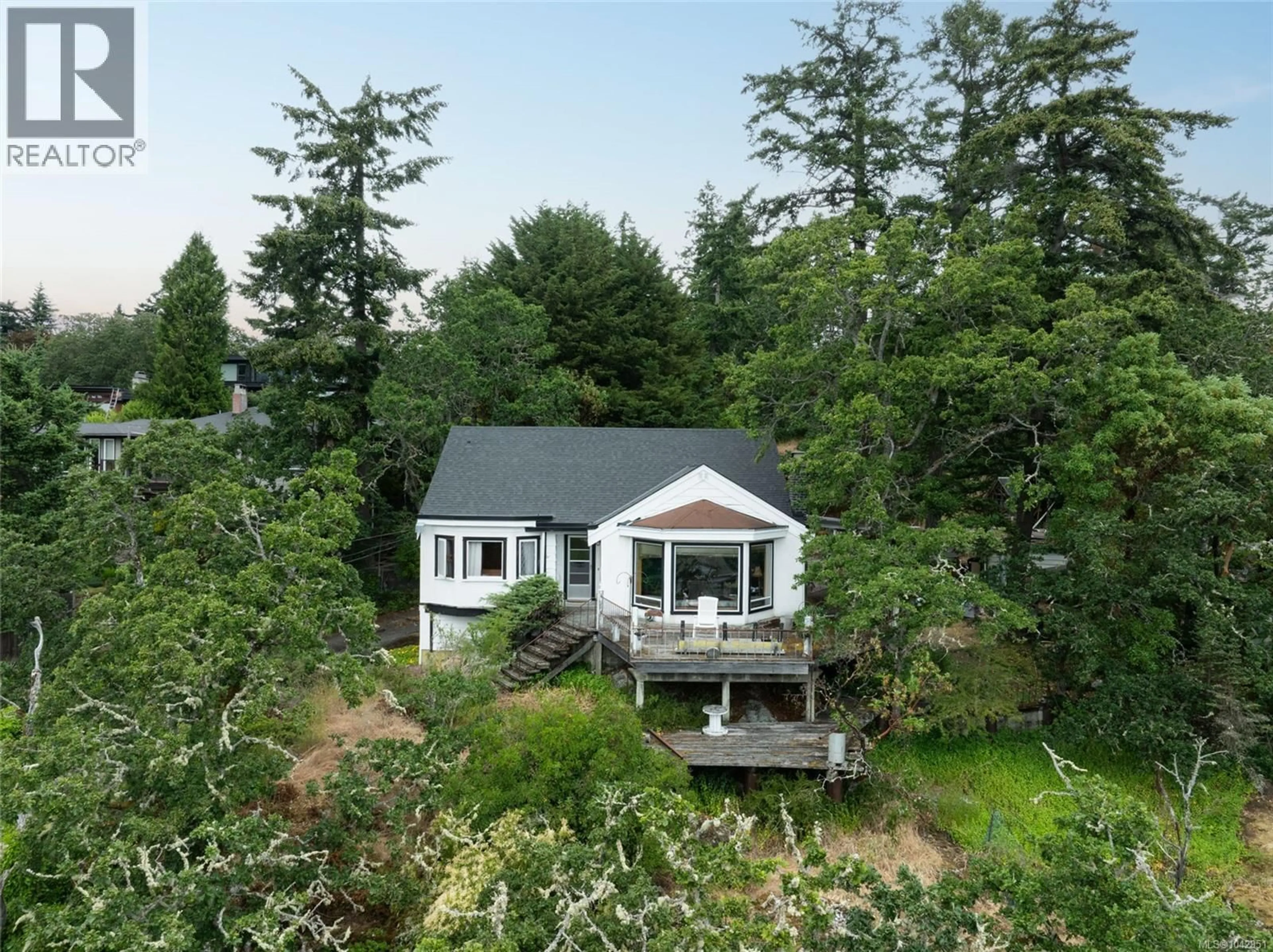 A pic from outside/outdoor area/front of a property/back of a property/a pic from drone, forest/trees view for 540 VIEW ROYAL AVENUE, View Royal British Columbia V9B1B7