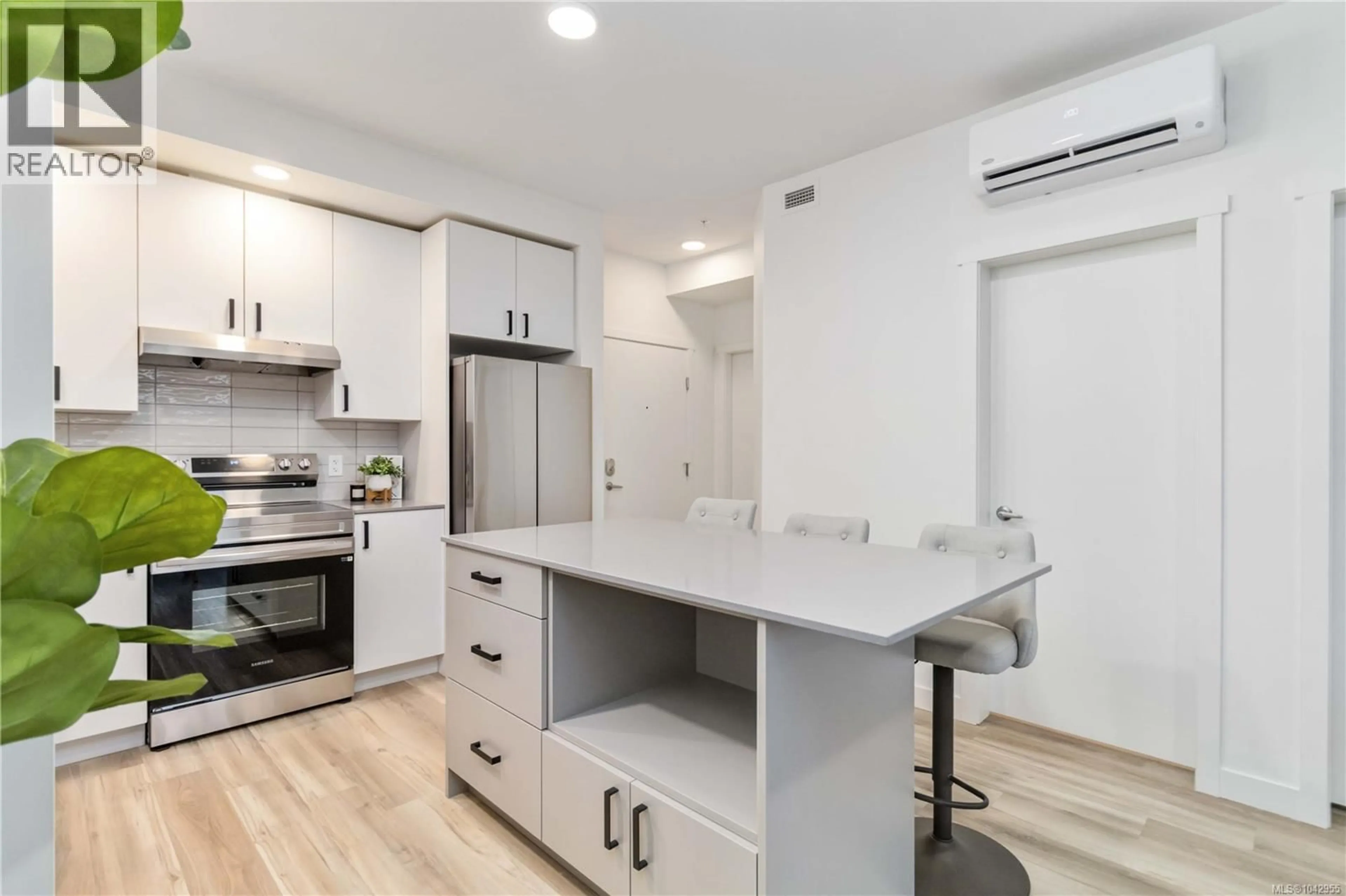 Open concept kitchen, unknown for 513 - 2390 CITY GATE BOULEVARD, Langford British Columbia V9B7E8