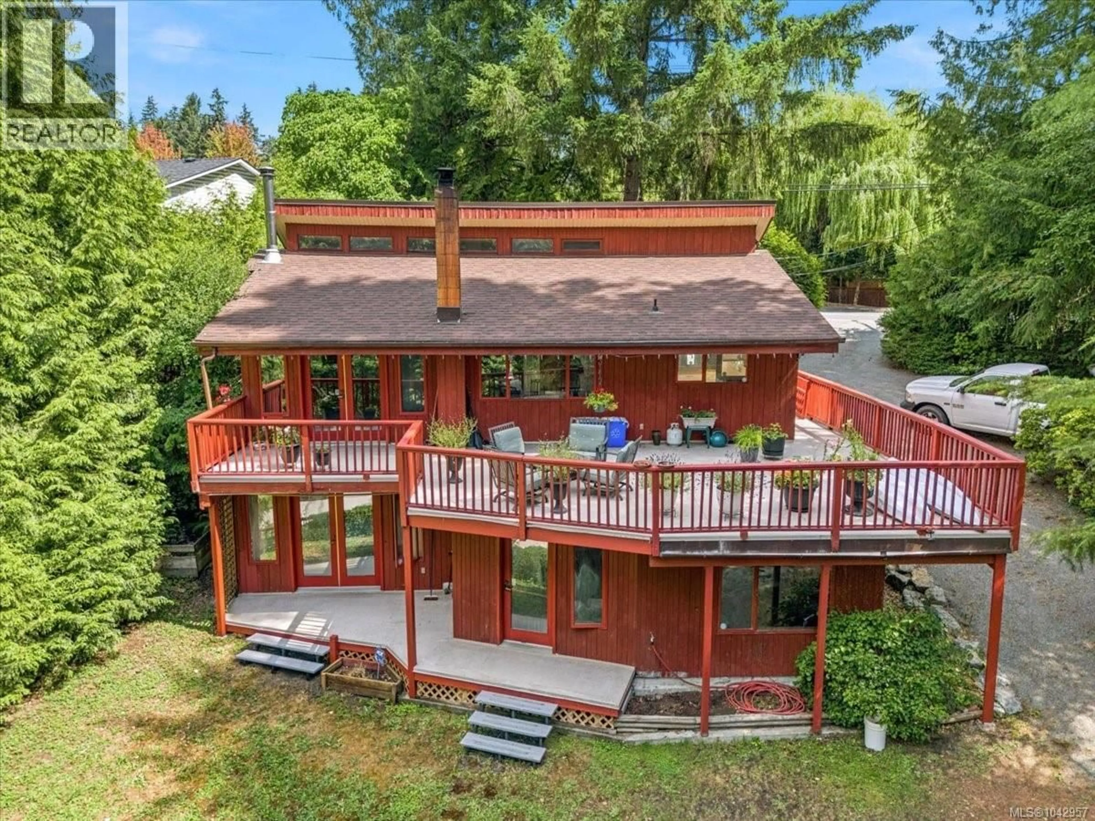 A pic from outside/outdoor area/front of a property/back of a property/a pic from drone, water/lake/river/ocean view for 1071 OLD VICTORIA ROAD, Nanaimo British Columbia V9R6R4