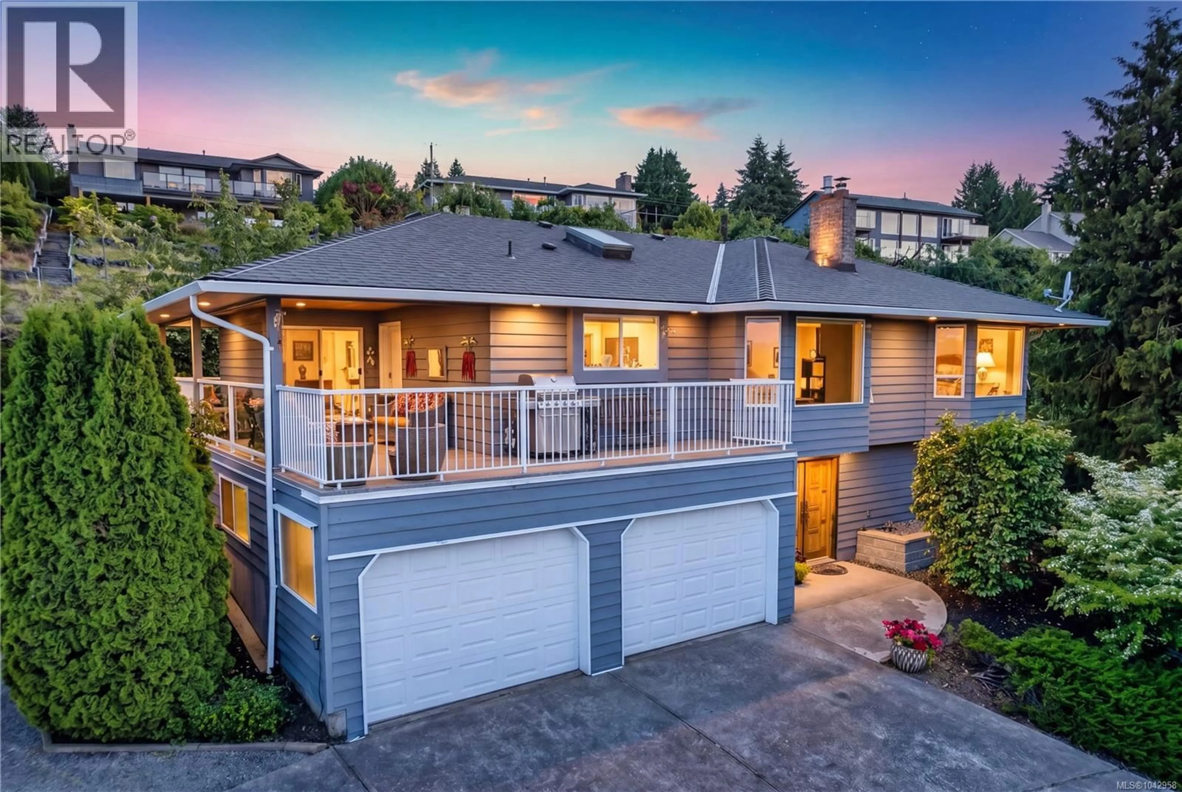 Home with vinyl exterior material, unknown for 8109 NORTHWIND DRIVE, Lantzville British Columbia V0R2H0