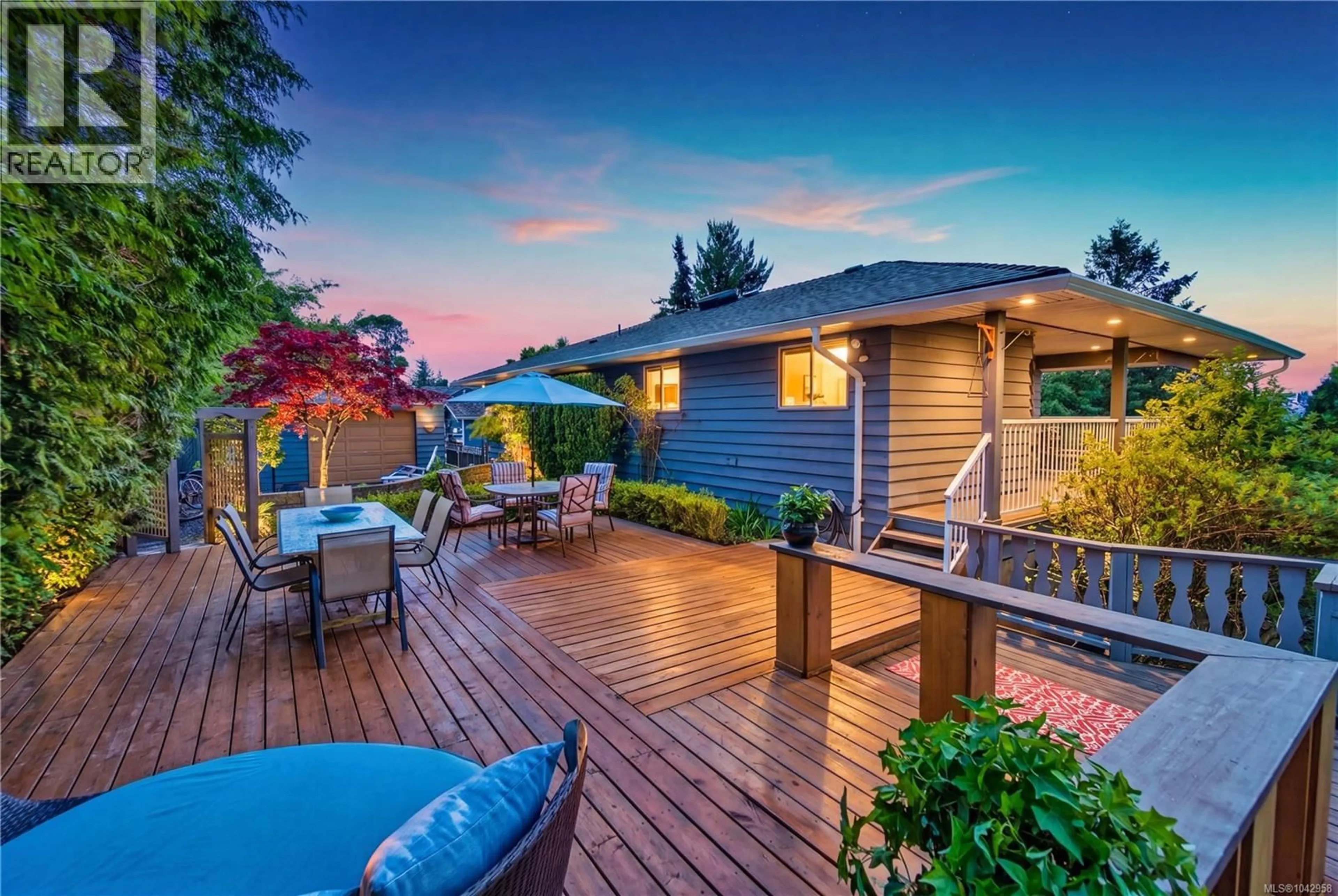 Patio, street for 8109 NORTHWIND DRIVE, Lantzville British Columbia V0R2H0