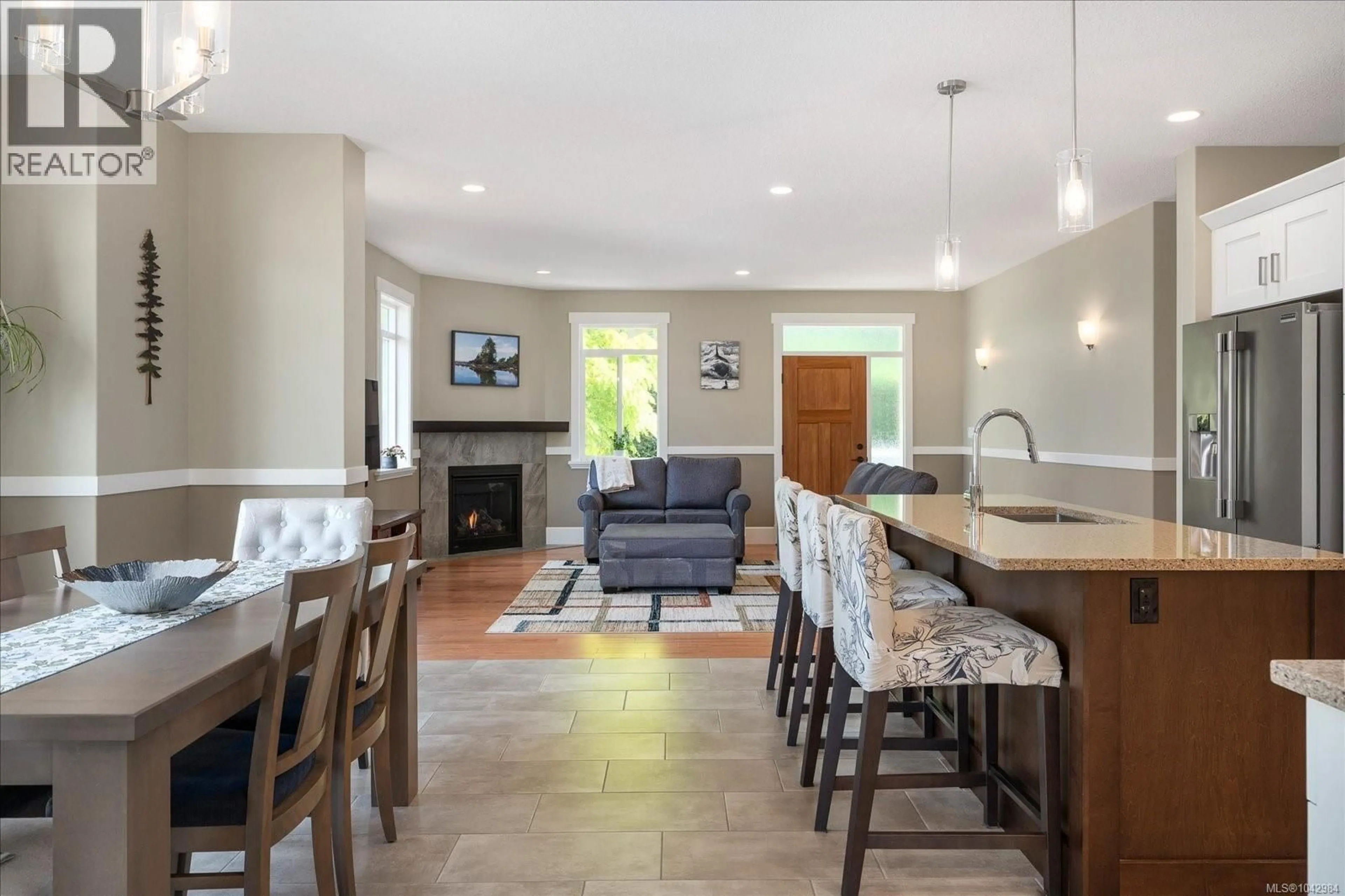 Open concept kitchen, ceramic/tile floor for 3827 JINGLE POT ROAD, Nanaimo British Columbia V9T5R1