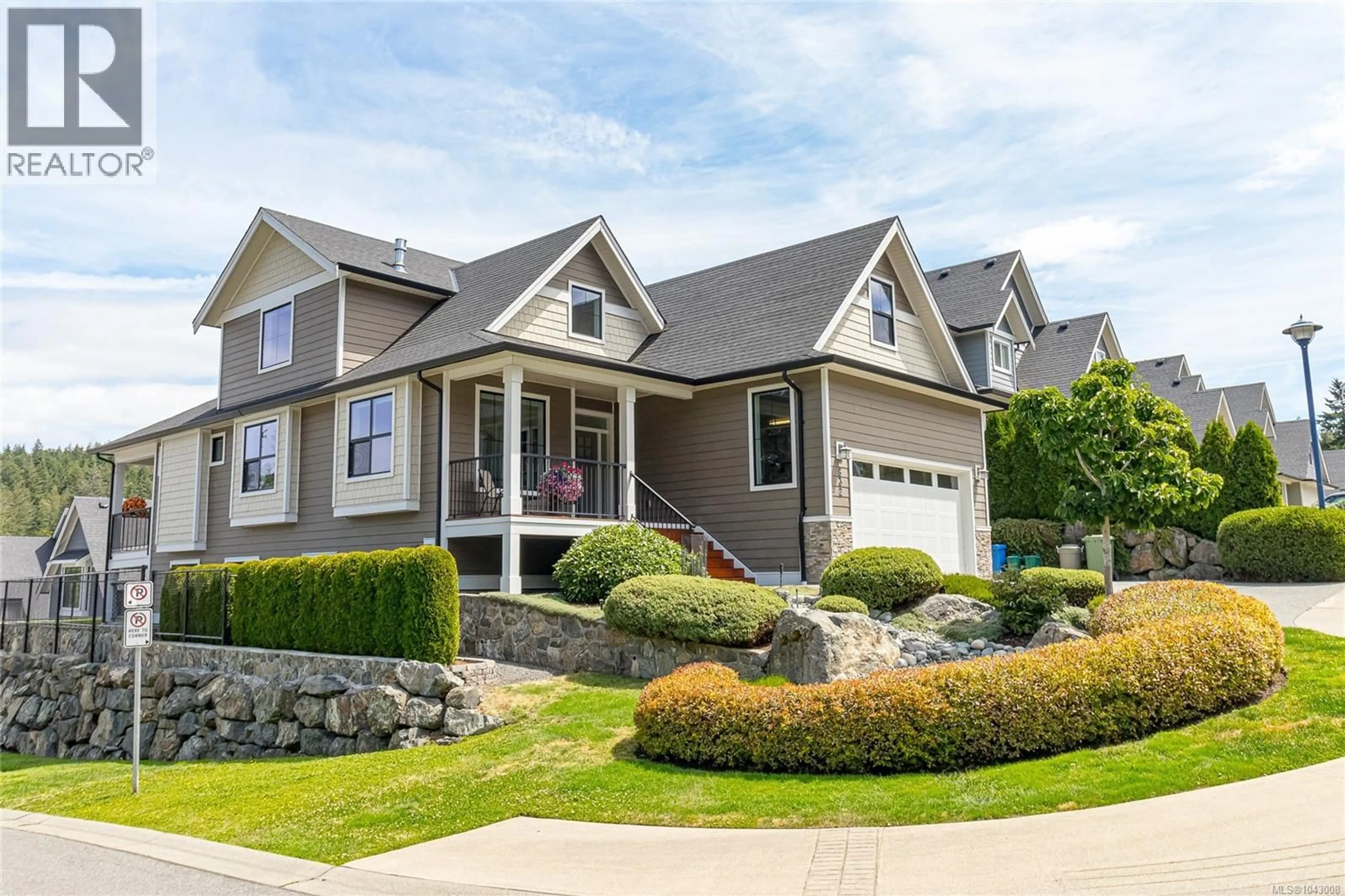 Home with vinyl exterior material, street for 832 ASHBURY AVENUE, Langford British Columbia V9C0L5