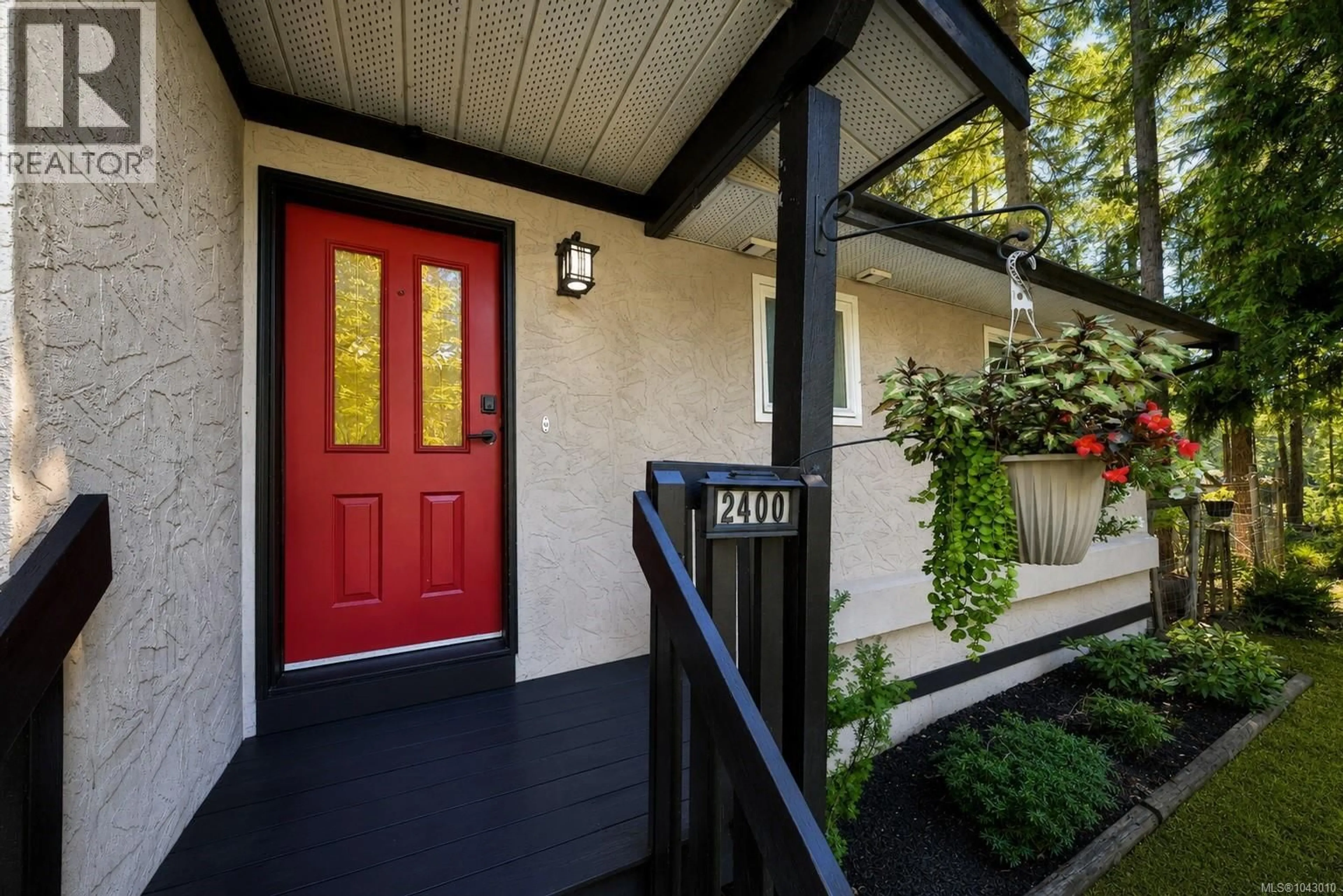 Indoor entryway for 2400 RAVENHILL ROAD, Shawnigan Lake British Columbia V0R2W0