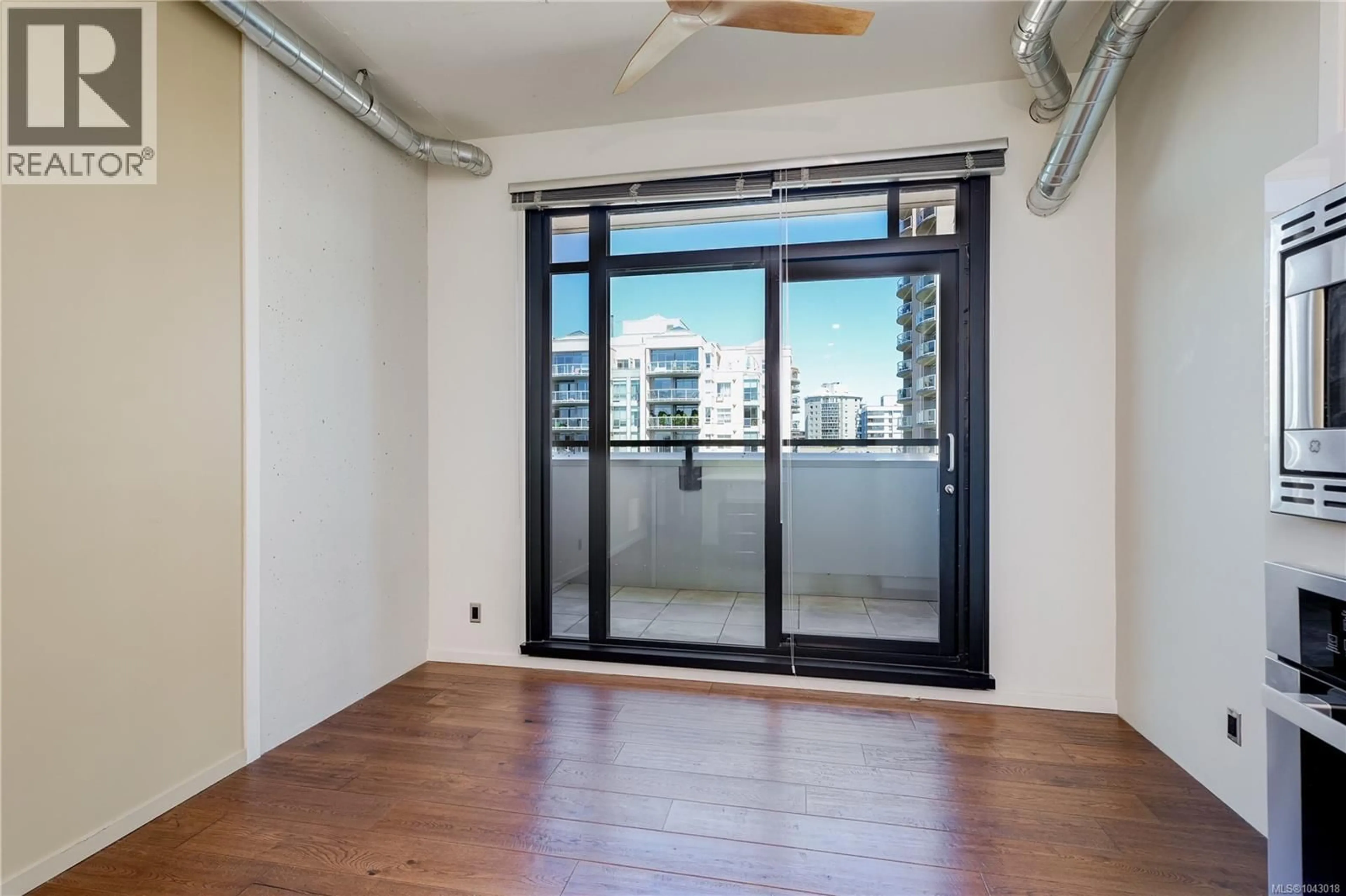 A pic of a room for 721 - 1029 VIEW STREET, Victoria British Columbia V8V0C9