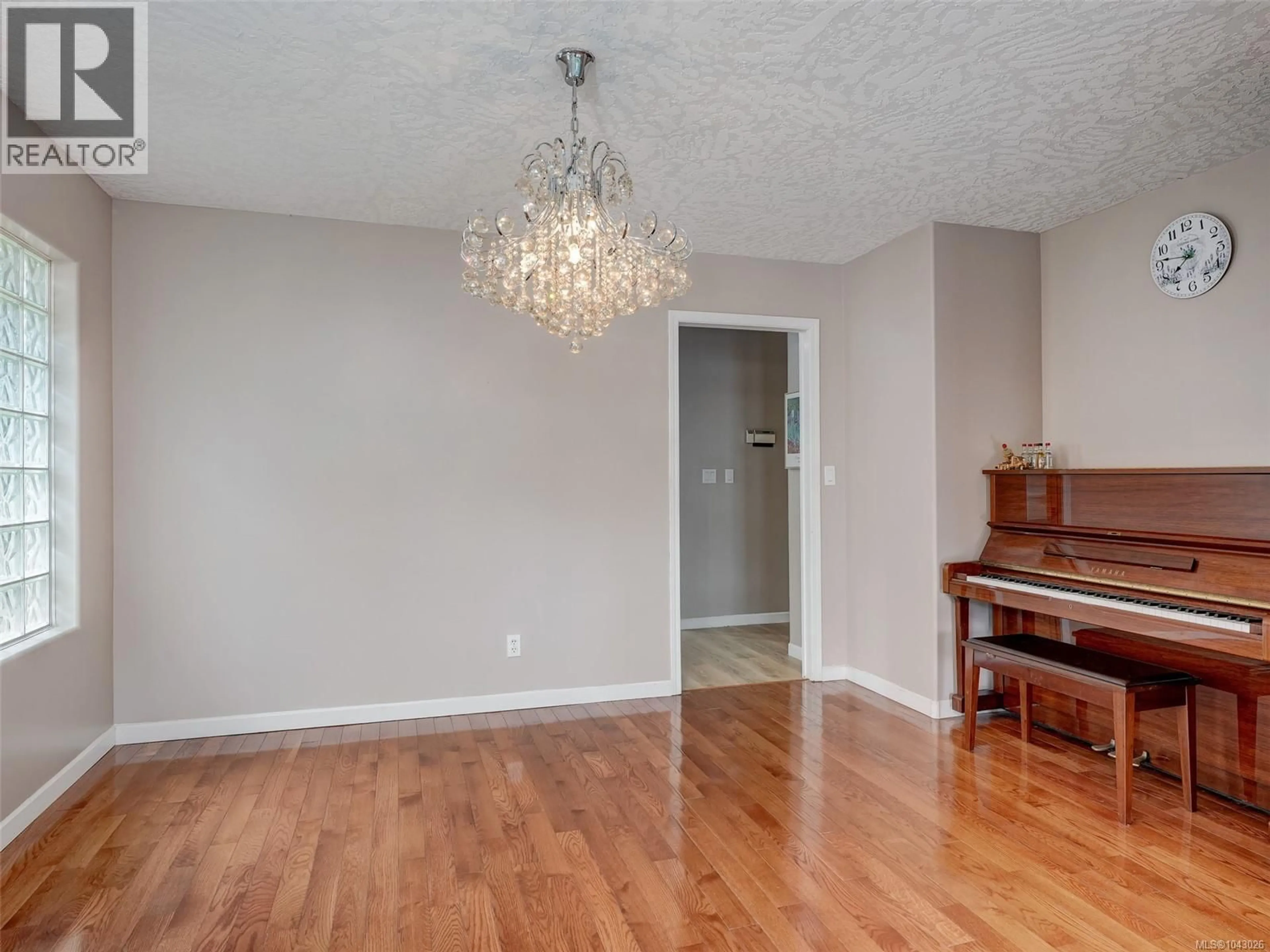 Unknown for 1395 EPSOM CLOSE, Saanich British Columbia V8P5S8