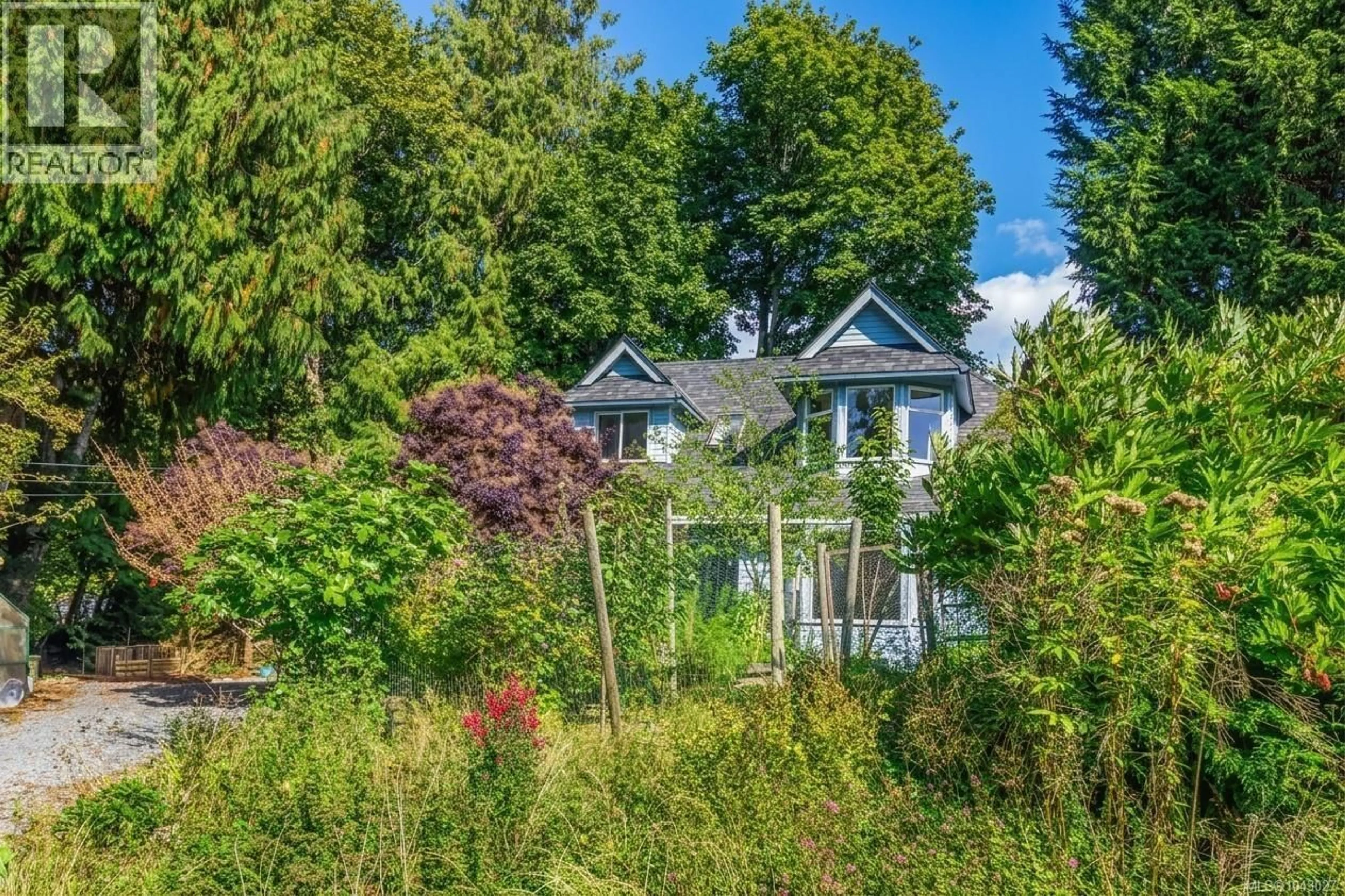 A pic from outside/outdoor area/front of a property/back of a property/a pic from drone, unknown for 2141 HENLYN DRIVE, Sooke British Columbia V9Z0N5