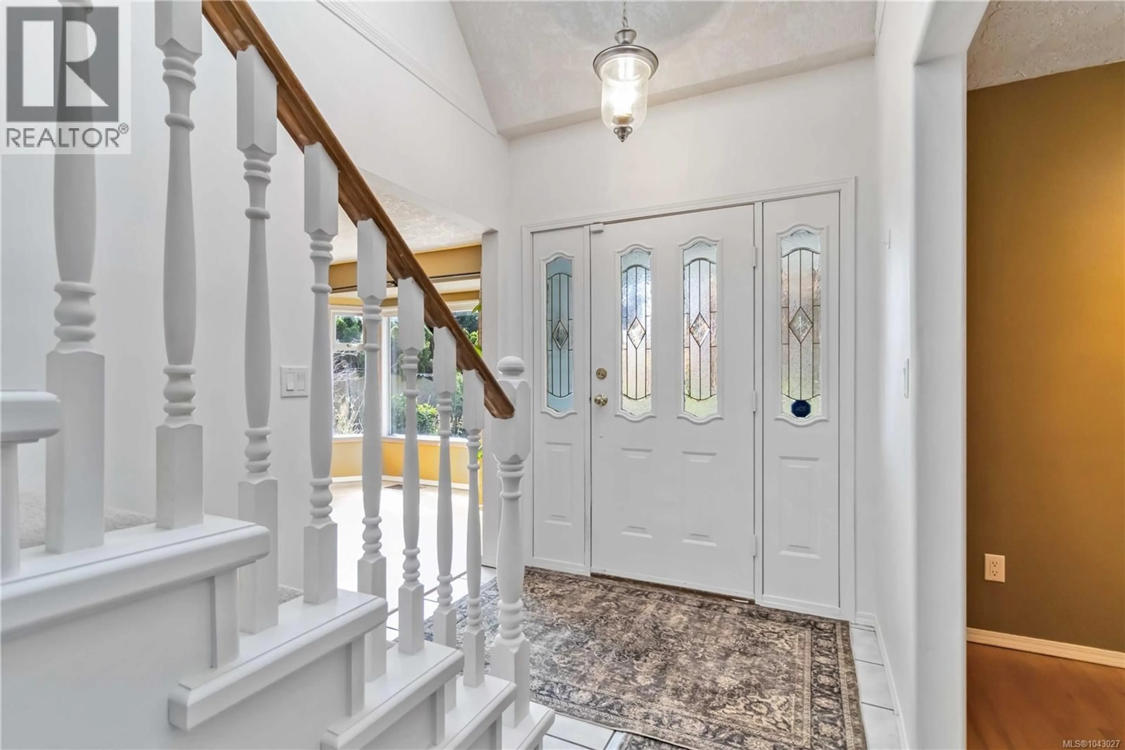 Indoor foyer for 2141 HENLYN DRIVE, Sooke British Columbia V9Z0N5