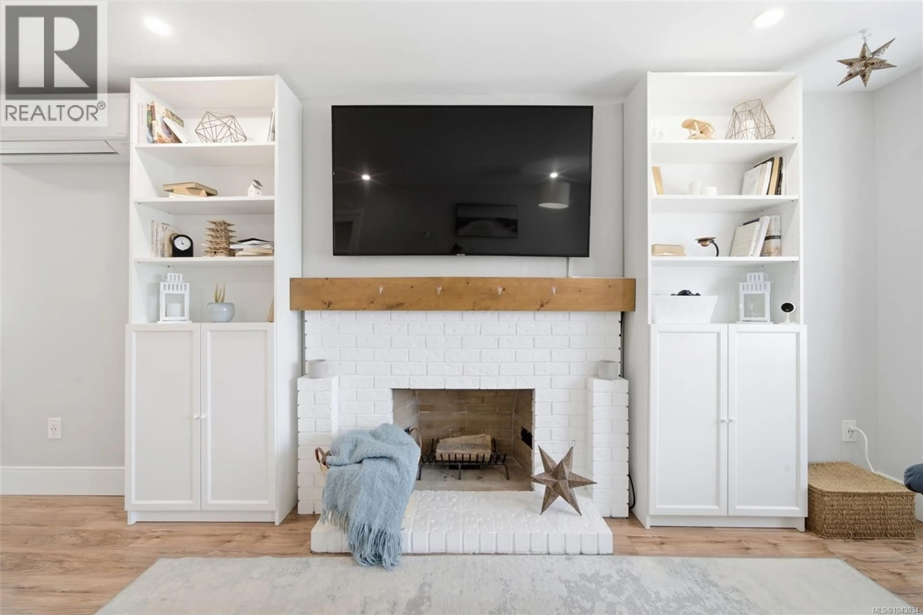 Home theater for 8 - 6766 CENTRAL SAANICH ROAD, Central Saanich British Columbia V8Z7E1