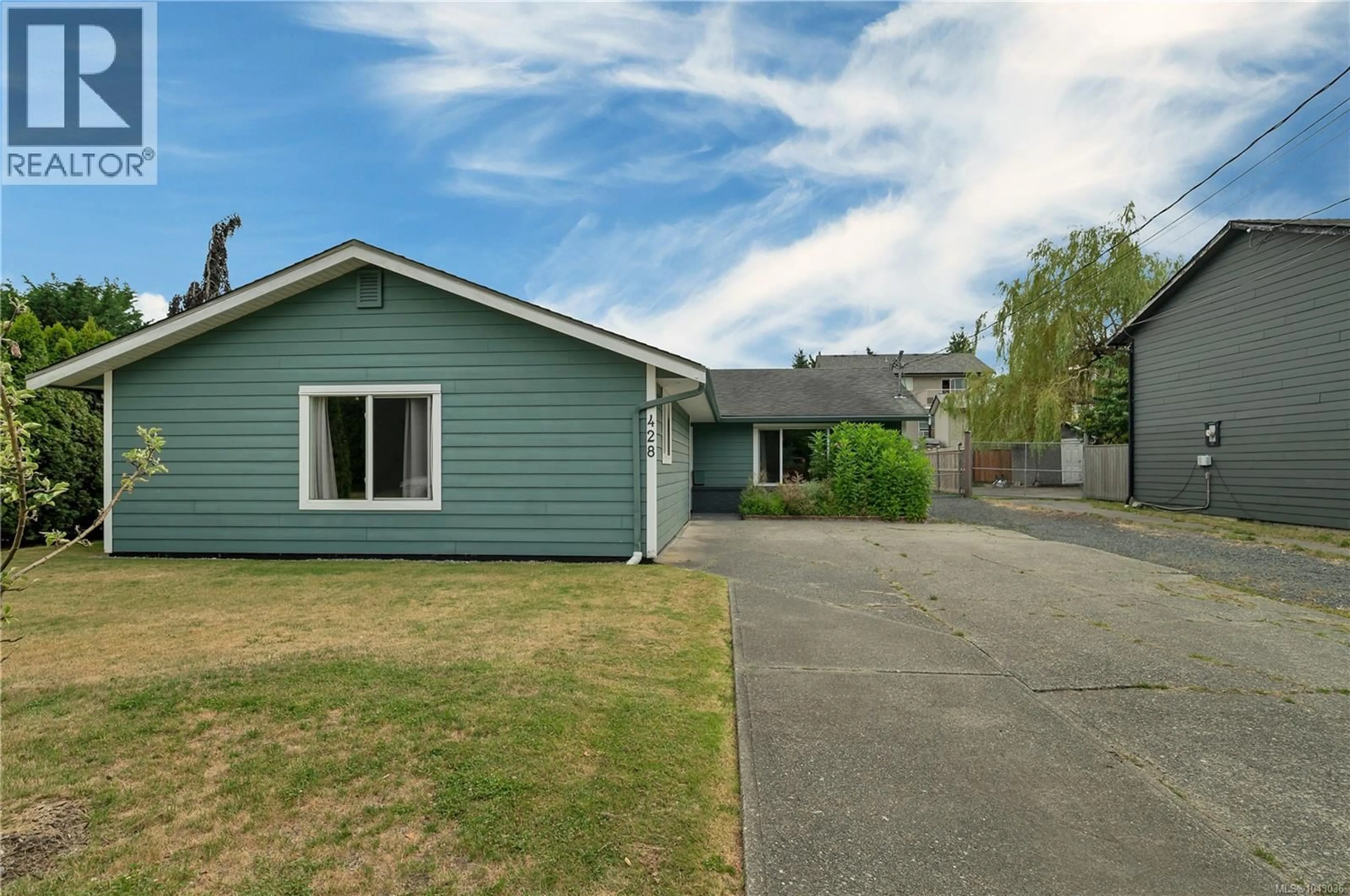 A pic from outside/outdoor area/front of a property/back of a property/a pic from drone, street for 428 RAZA PLACE, Campbell River British Columbia V9W6T3