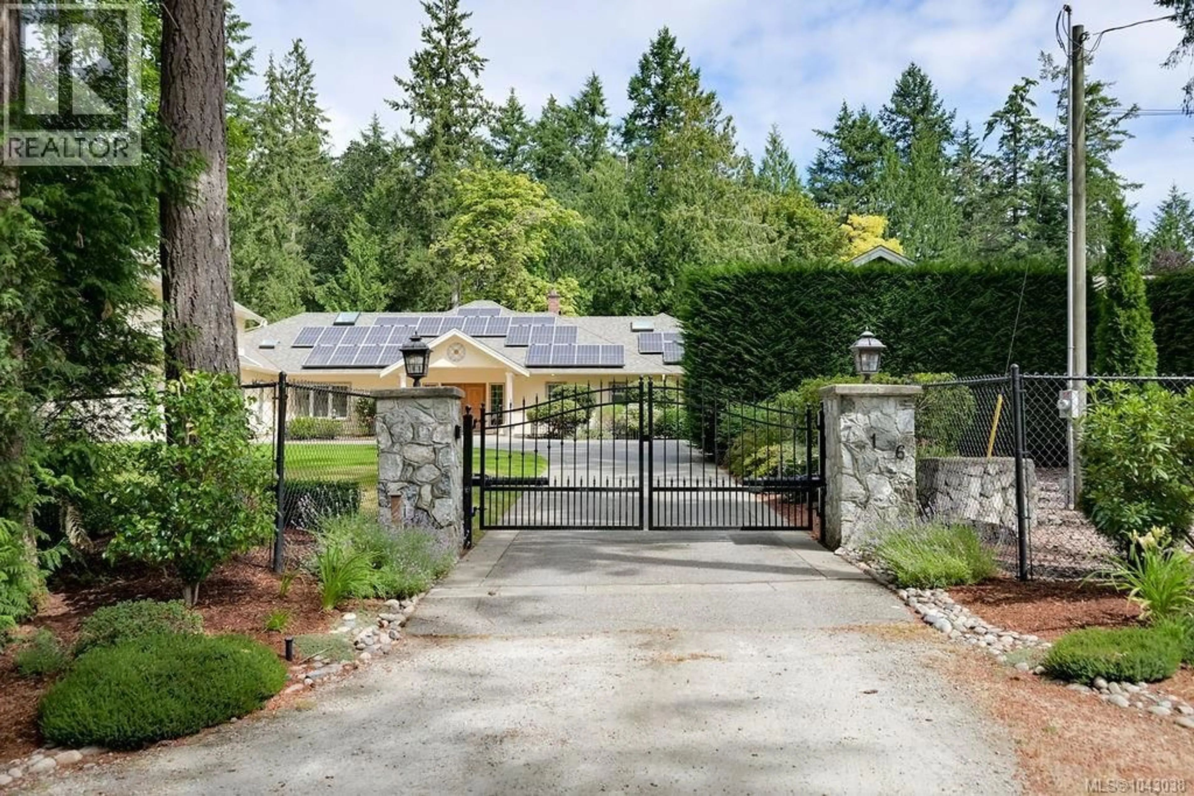 Unknown for 716 CROMARTY AVENUE, North Saanich British Columbia V8L5G6