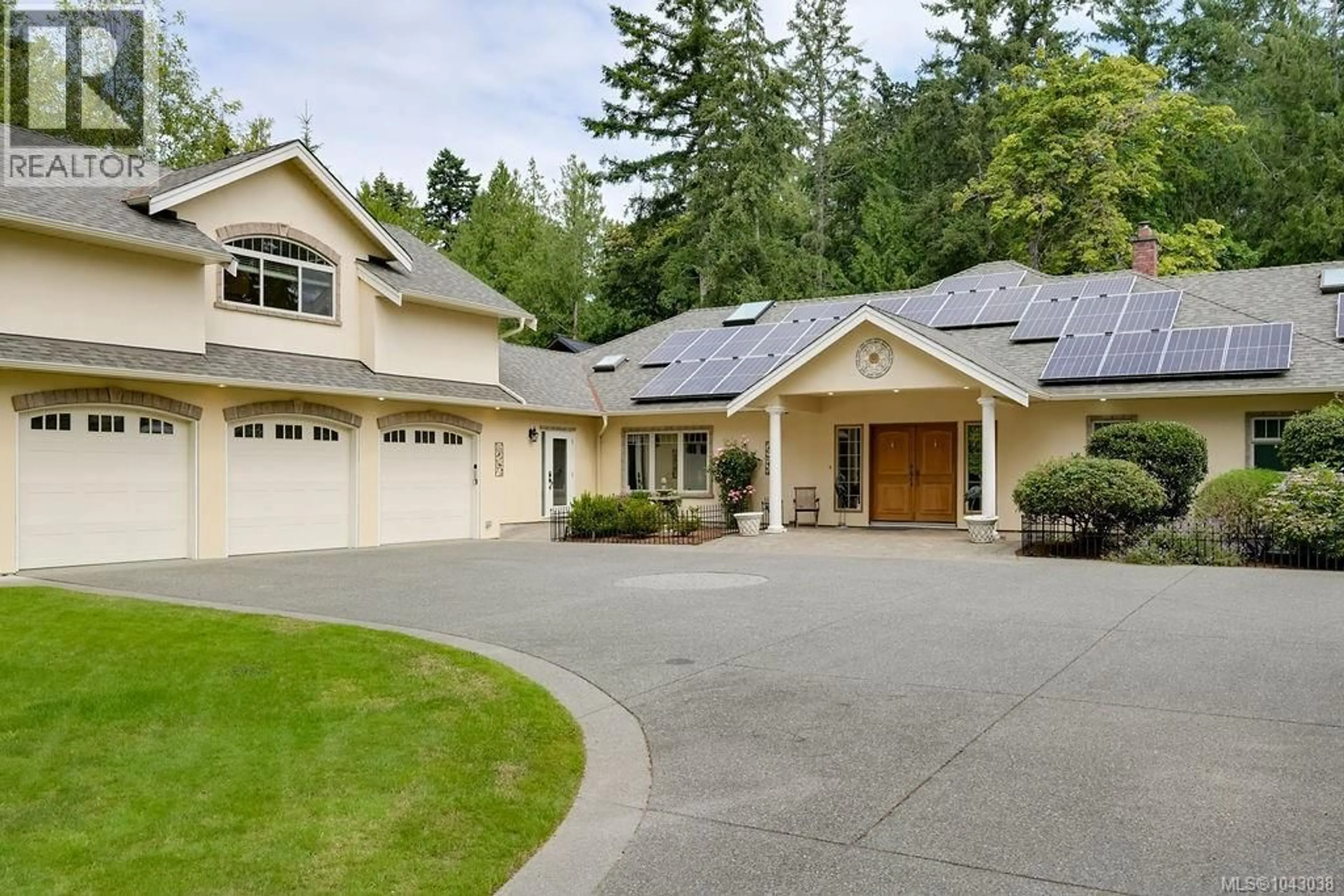 Home with vinyl exterior material, street for 716 CROMARTY AVENUE, North Saanich British Columbia V8L5G6
