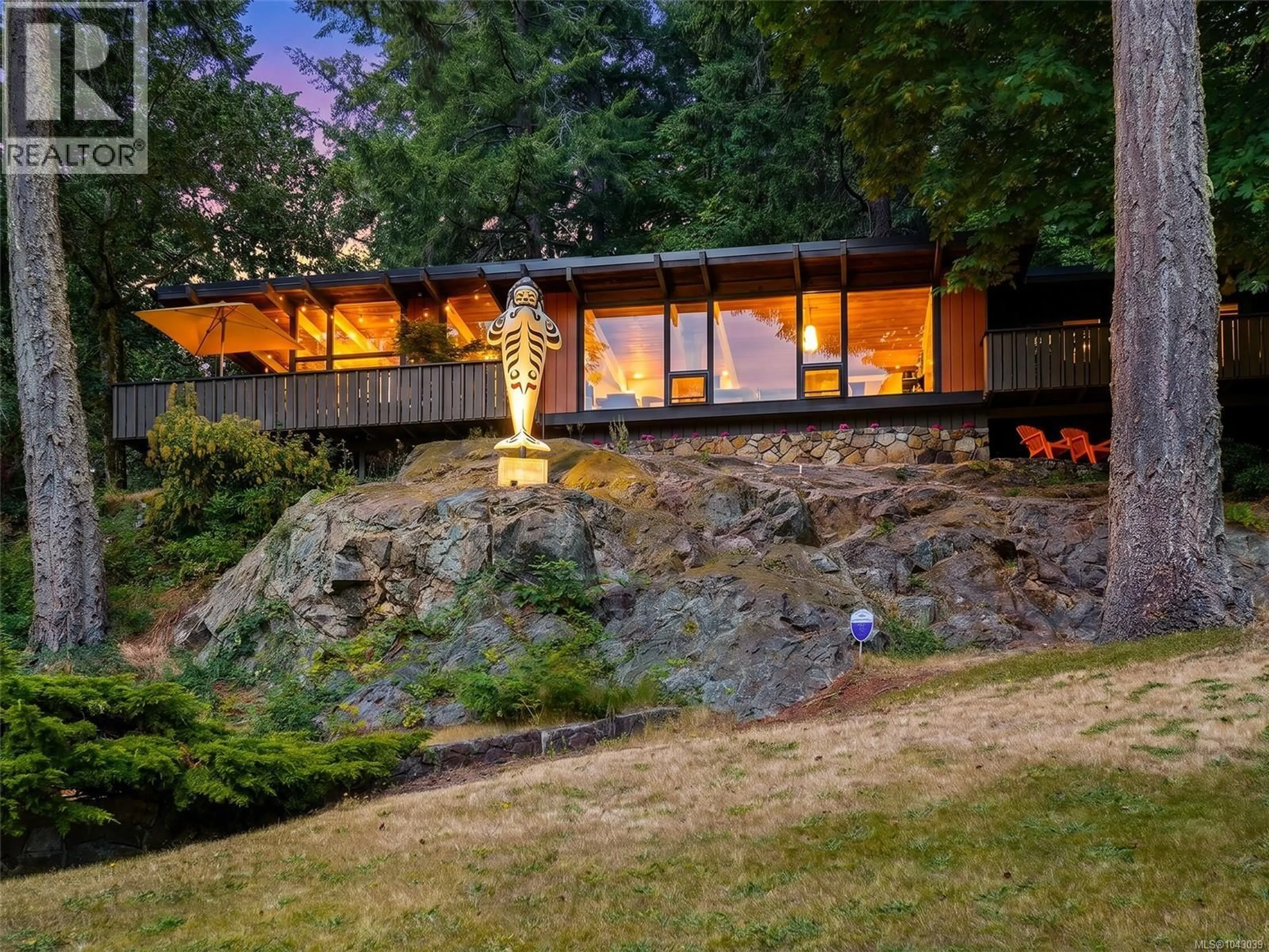 Unknown for 945 DEERWOOD PLACE, Saanich British Columbia V8Y1B2