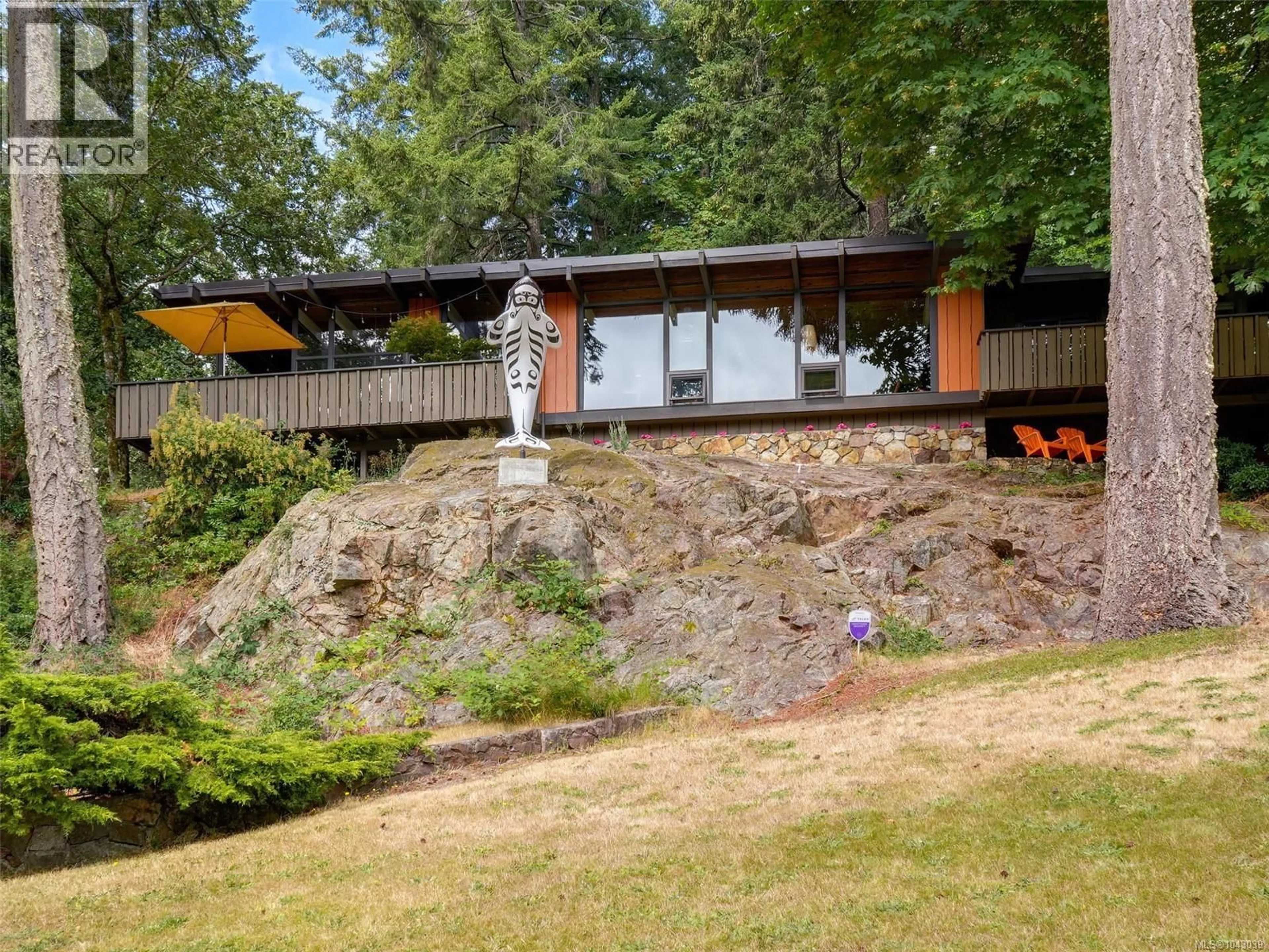 Unknown for 945 DEERWOOD PLACE, Saanich British Columbia V8Y1B2