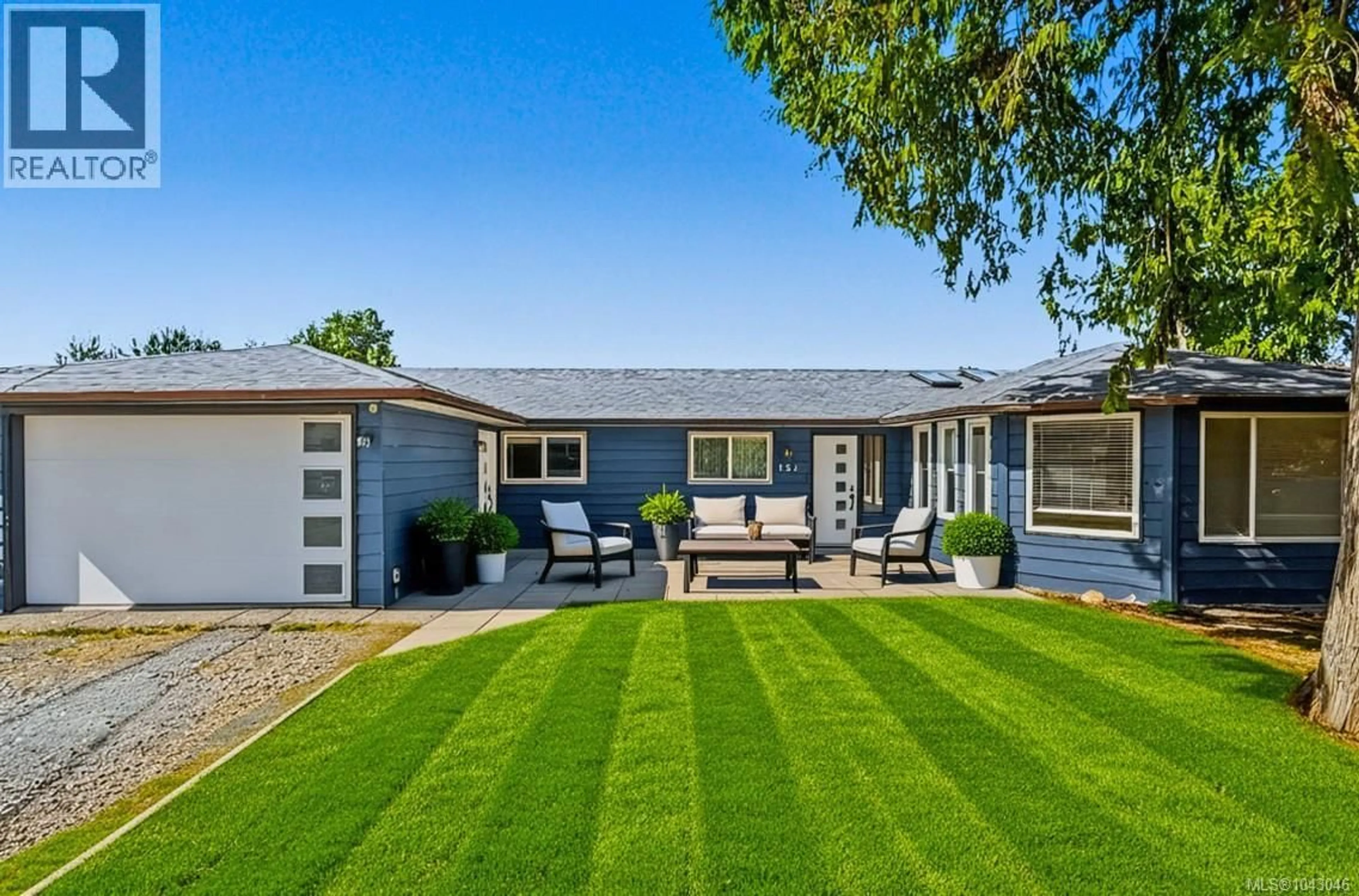 Home with vinyl exterior material, street for 151 COOPER PLACE, Parksville British Columbia V9P1M4