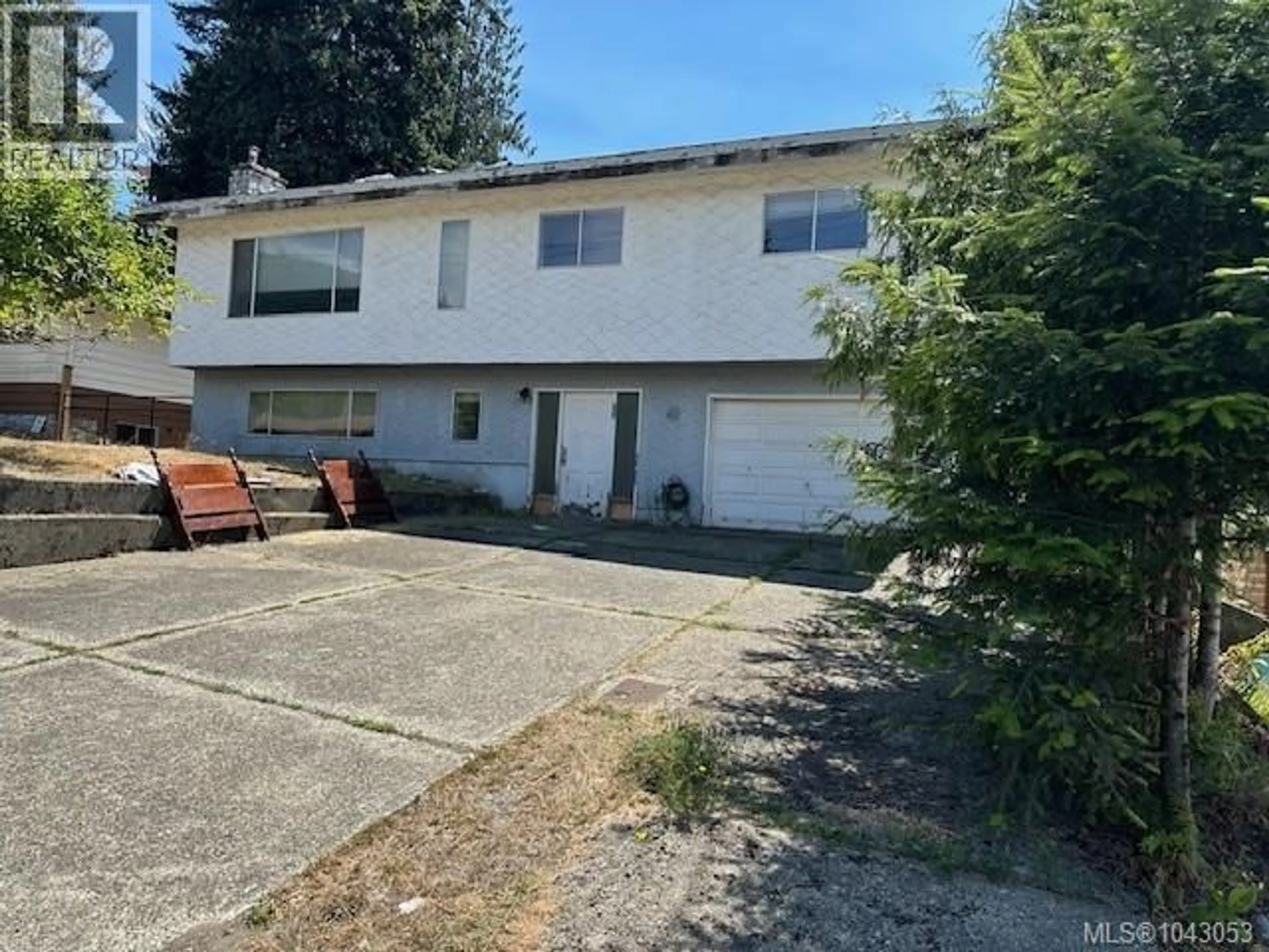 A pic from outside/outdoor area/front of a property/back of a property/a pic from drone, unknown for 146 SAHTLAM AVENUE, Lake Cowichan British Columbia V0R2G0