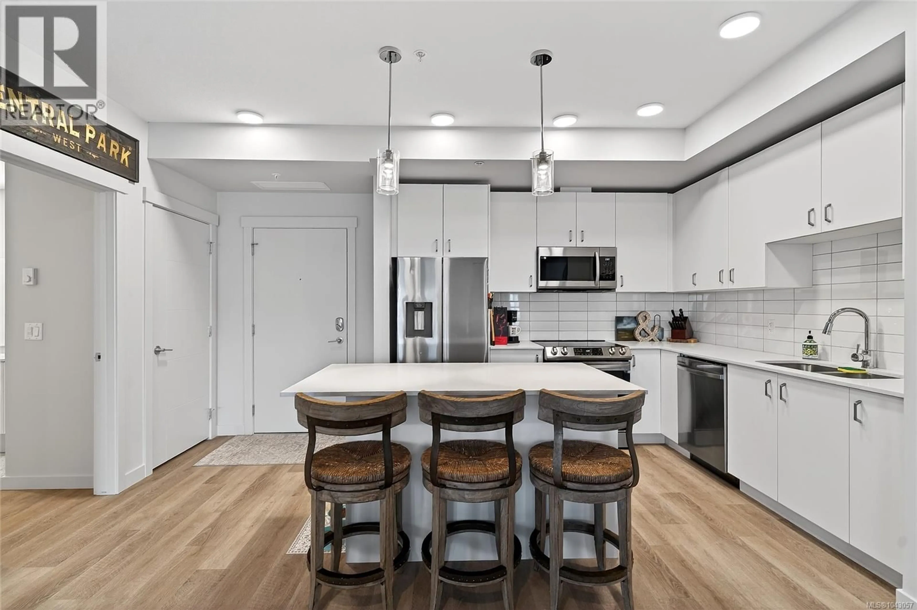 Open concept kitchen, unknown for 205 - 140 JENSEN AVENUE WEST, Parksville British Columbia V9P0H7